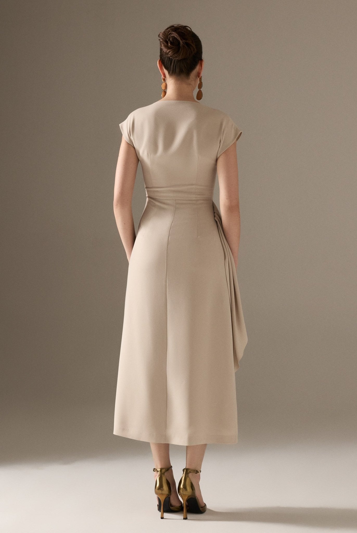 Asymmetric Neck Sleeveless Midi Dress - shopaleena