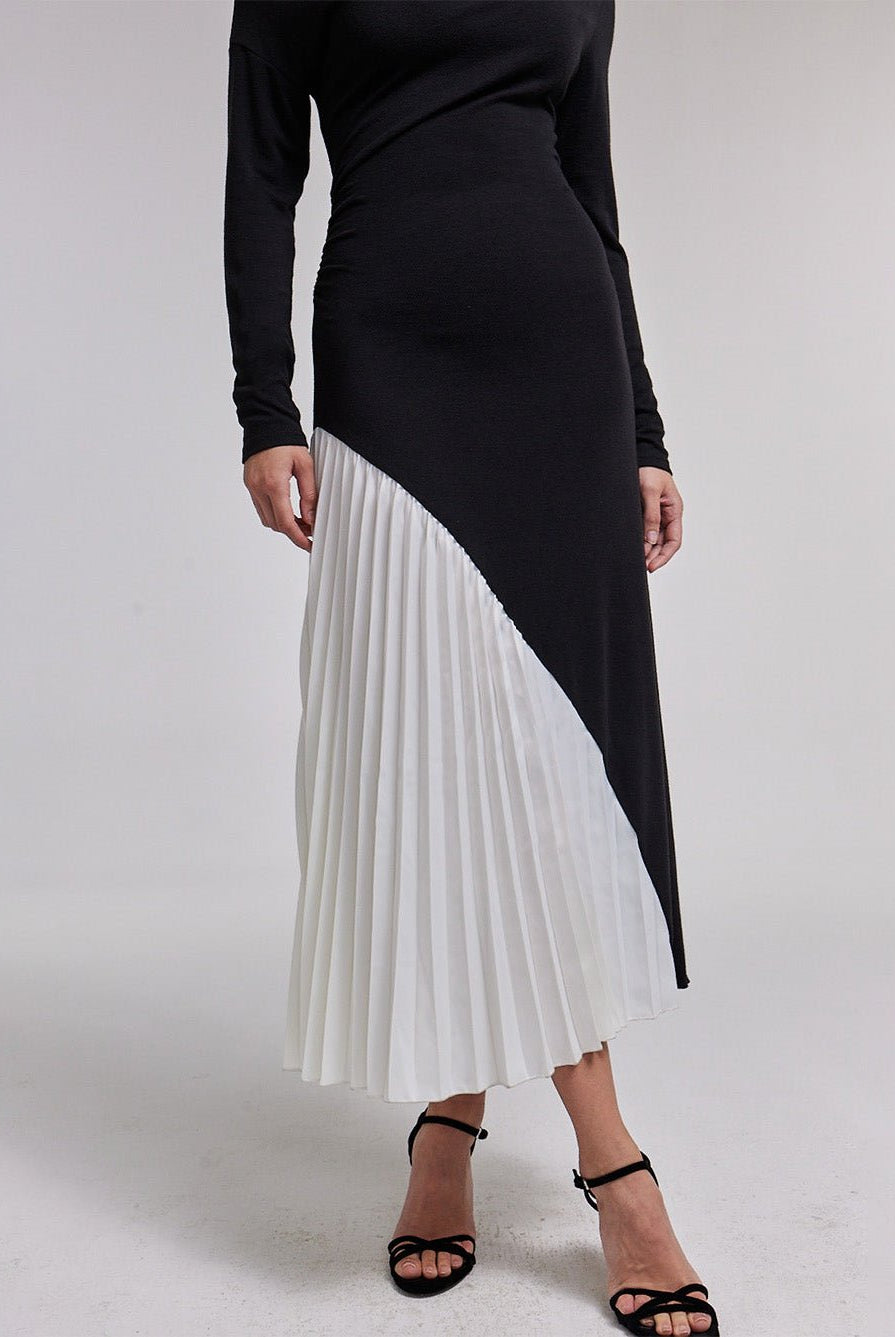 Asymmetric Neckline Pleated Maxi Dress - shopaleena