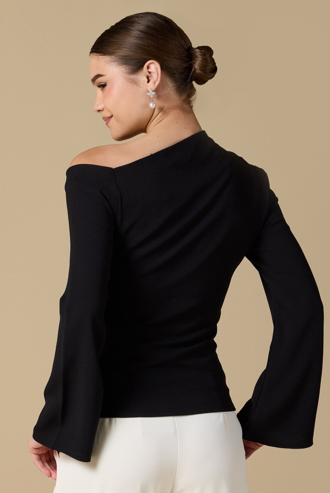 Bare shoulder Crepe Blouse - shopaleena