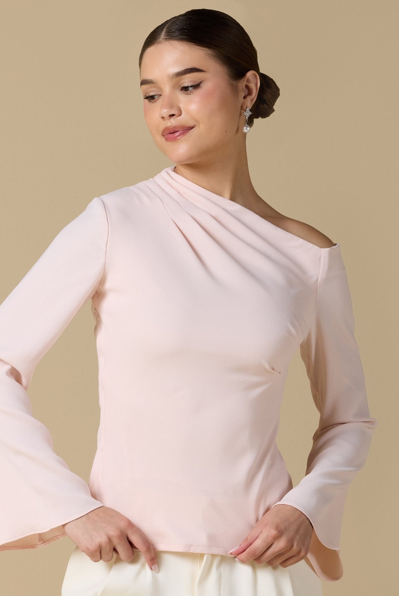 Bare shoulder Crepe Blouse - shopaleena