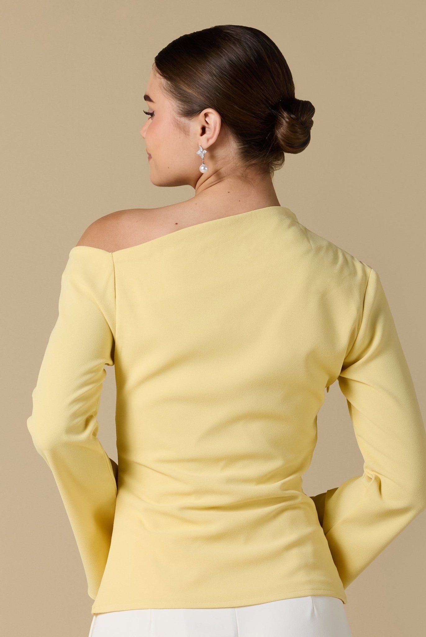 Bare shoulder Crepe Blouse - shopaleena