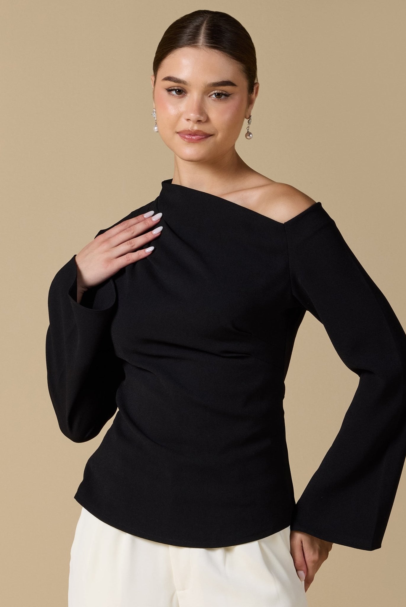 Bare shoulder Crepe Blouse - shopaleena