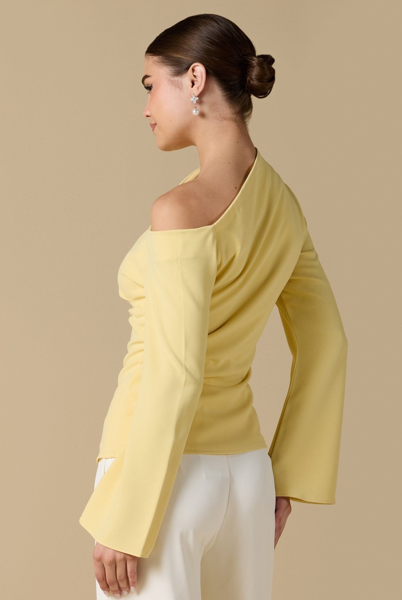 Bare shoulder Crepe Blouse - shopaleena