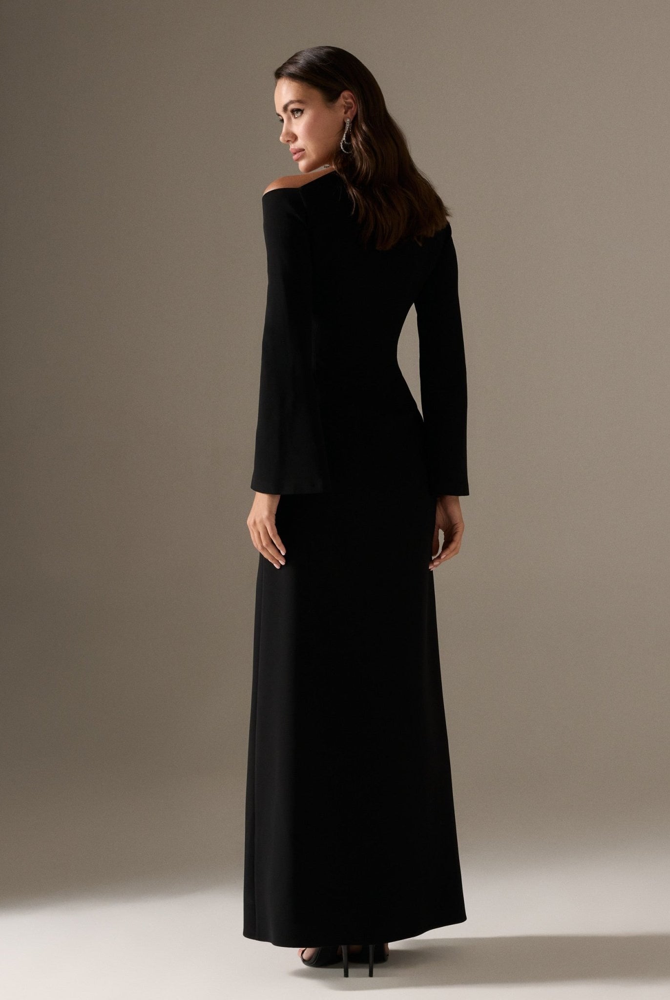 Bare shoulder Crepe maxi dress - shopaleena