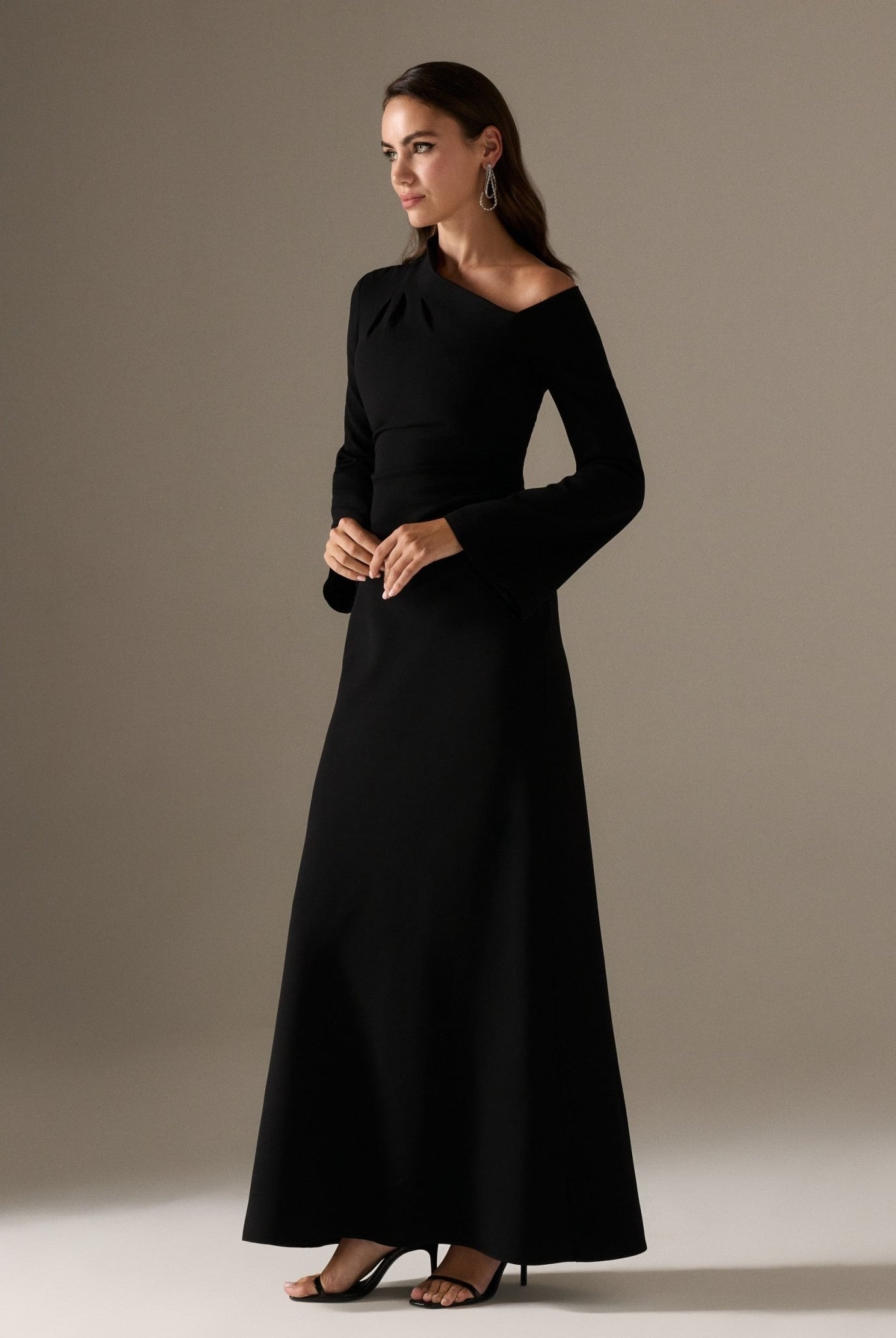 Bare shoulder Crepe maxi dress - shopaleena