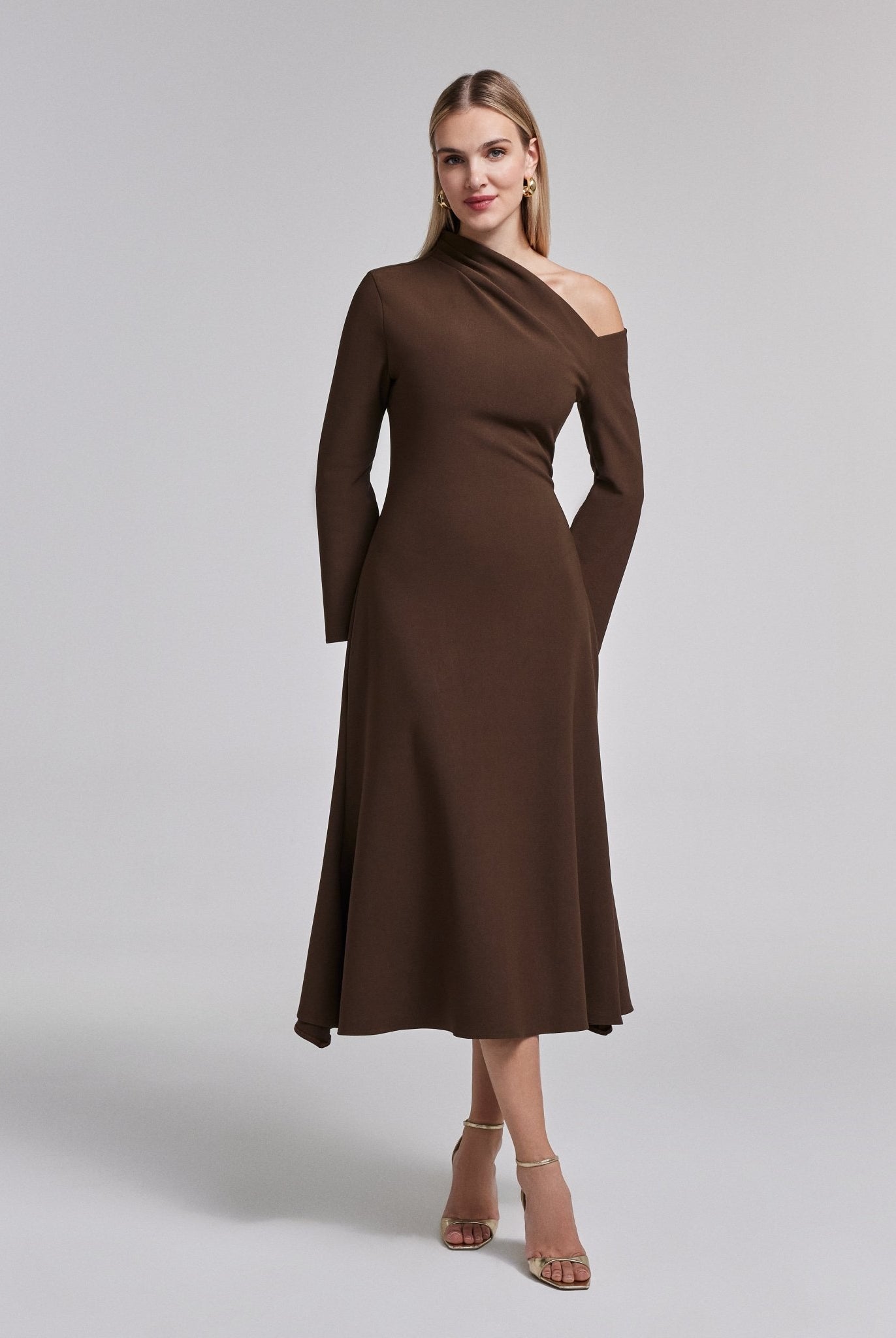 Bare shoulder Crepe Midi dress - shopaleena