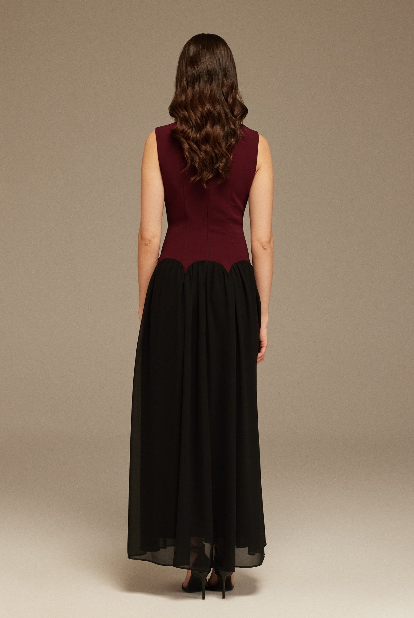 Black & Burgundy Sleeveless Crepe And Chiffon Pleated Dress - shopaleena
