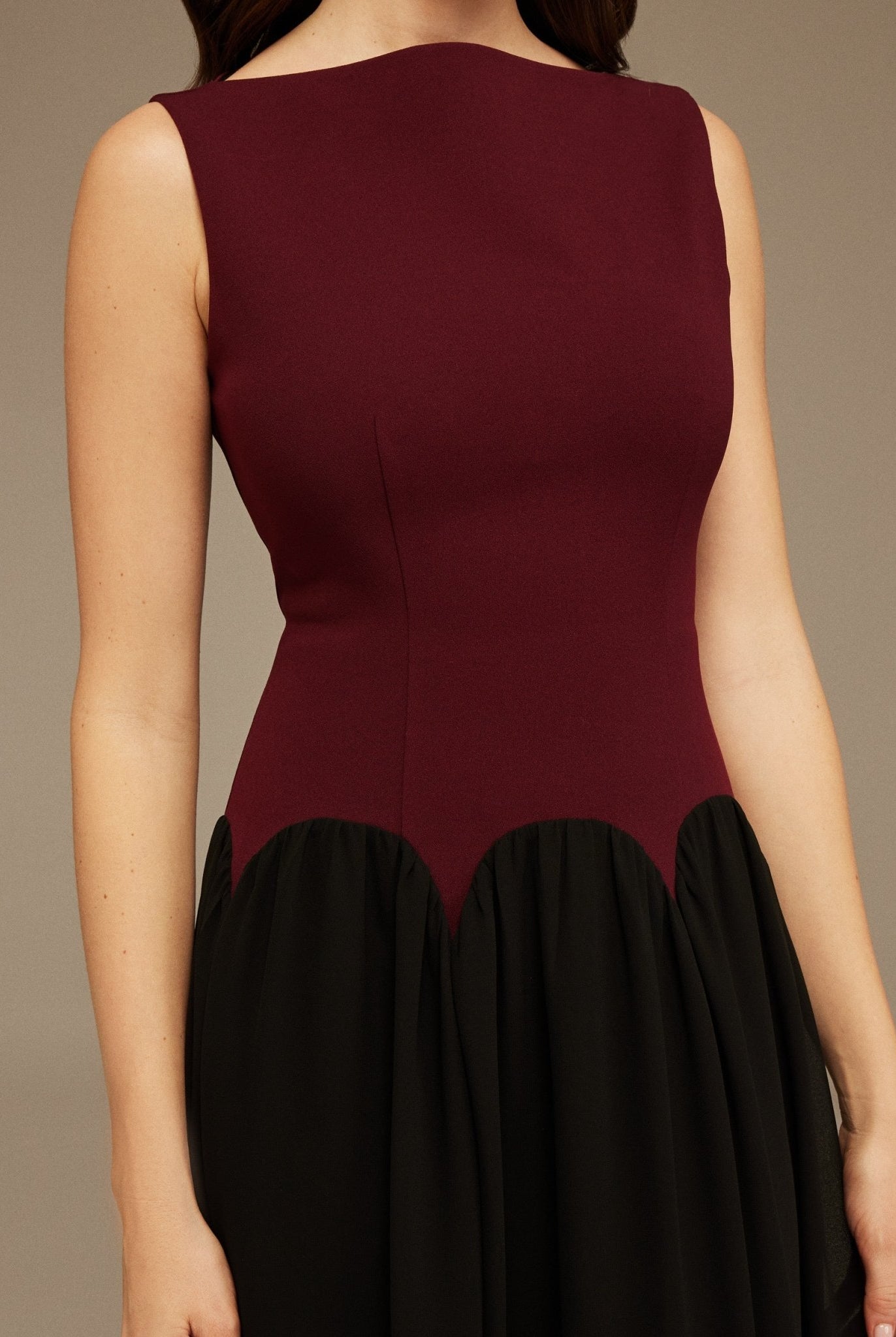 Black & Burgundy Sleeveless Crepe And Chiffon Pleated Dress - shopaleena