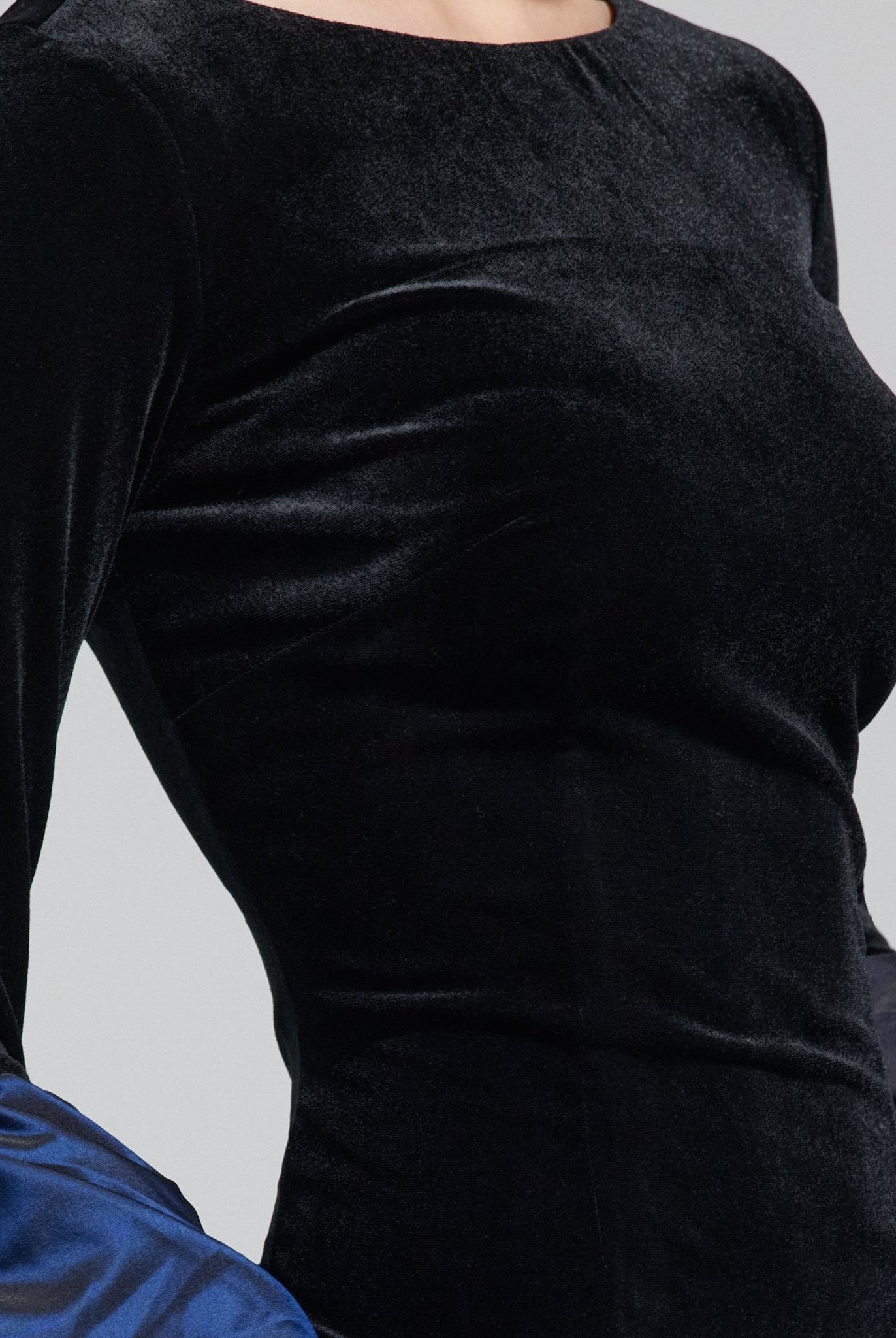 Black Fitted Gown With Extra Long Sleeves - shopaleena