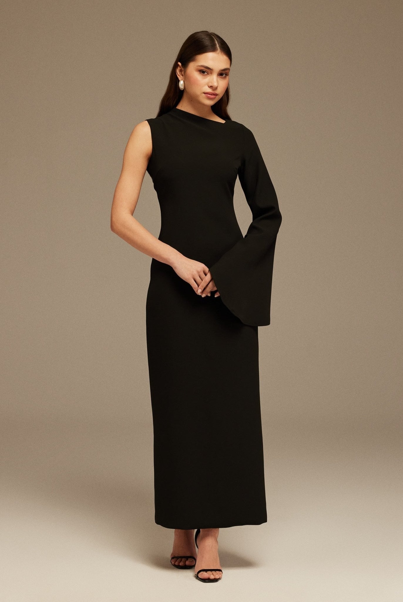 Black One Sleeve Maxi Dress - shopaleena