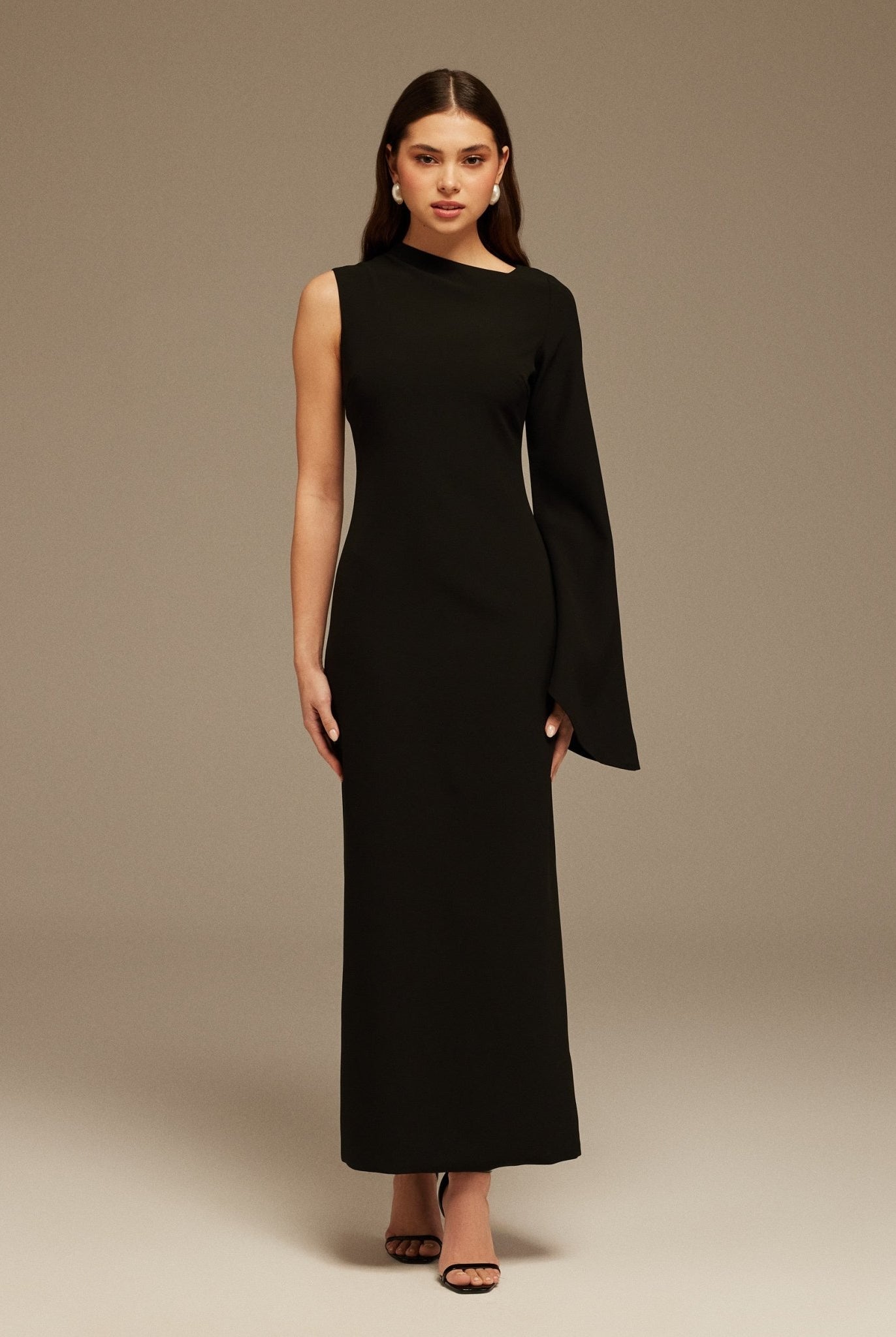 Black One Sleeve Maxi Dress - shopaleena