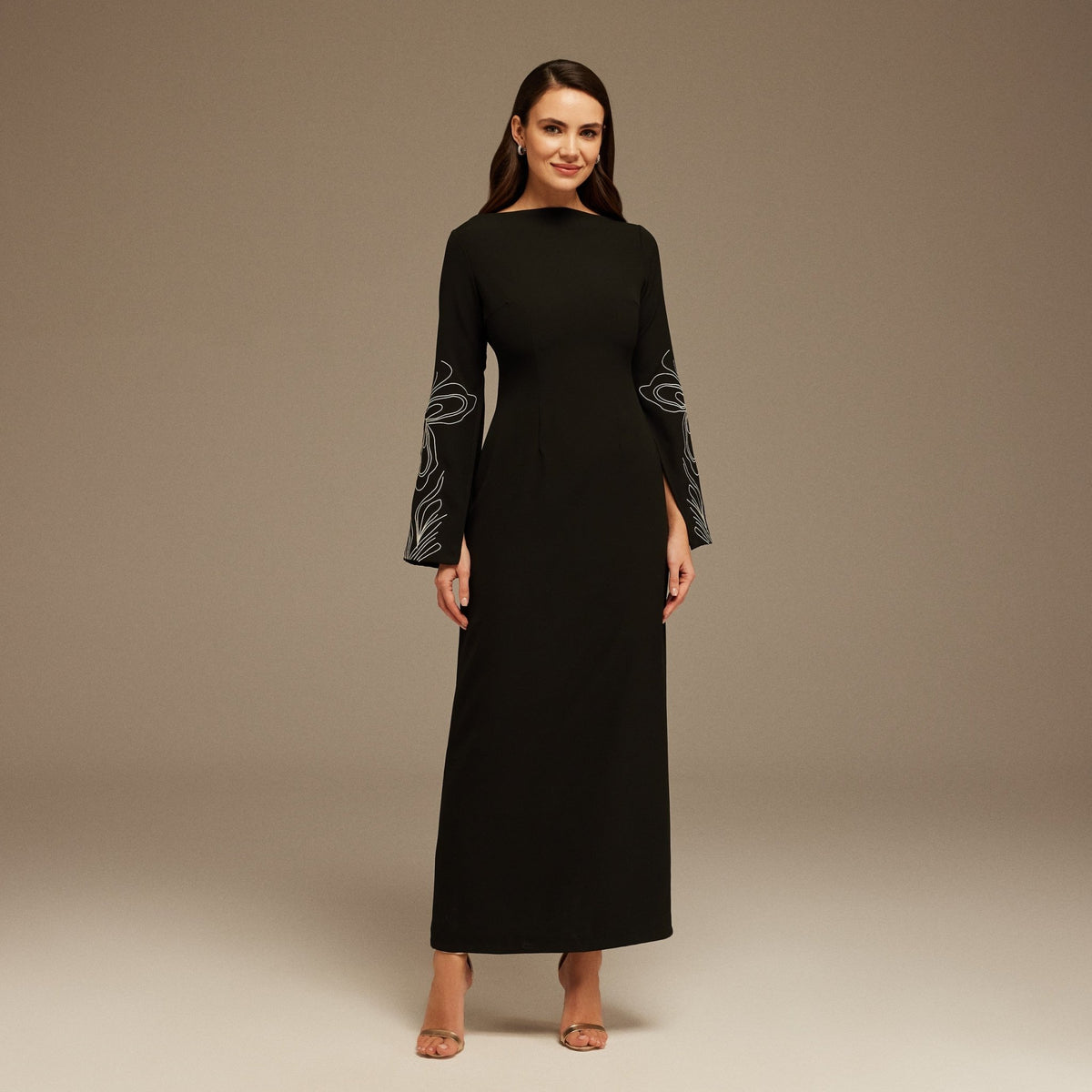 long sleeve black and white maxi dress & Embroidered – shopaleena Accessory 2:Detachable Train Mini Kleid A striking piece for What to Wear Hiking: