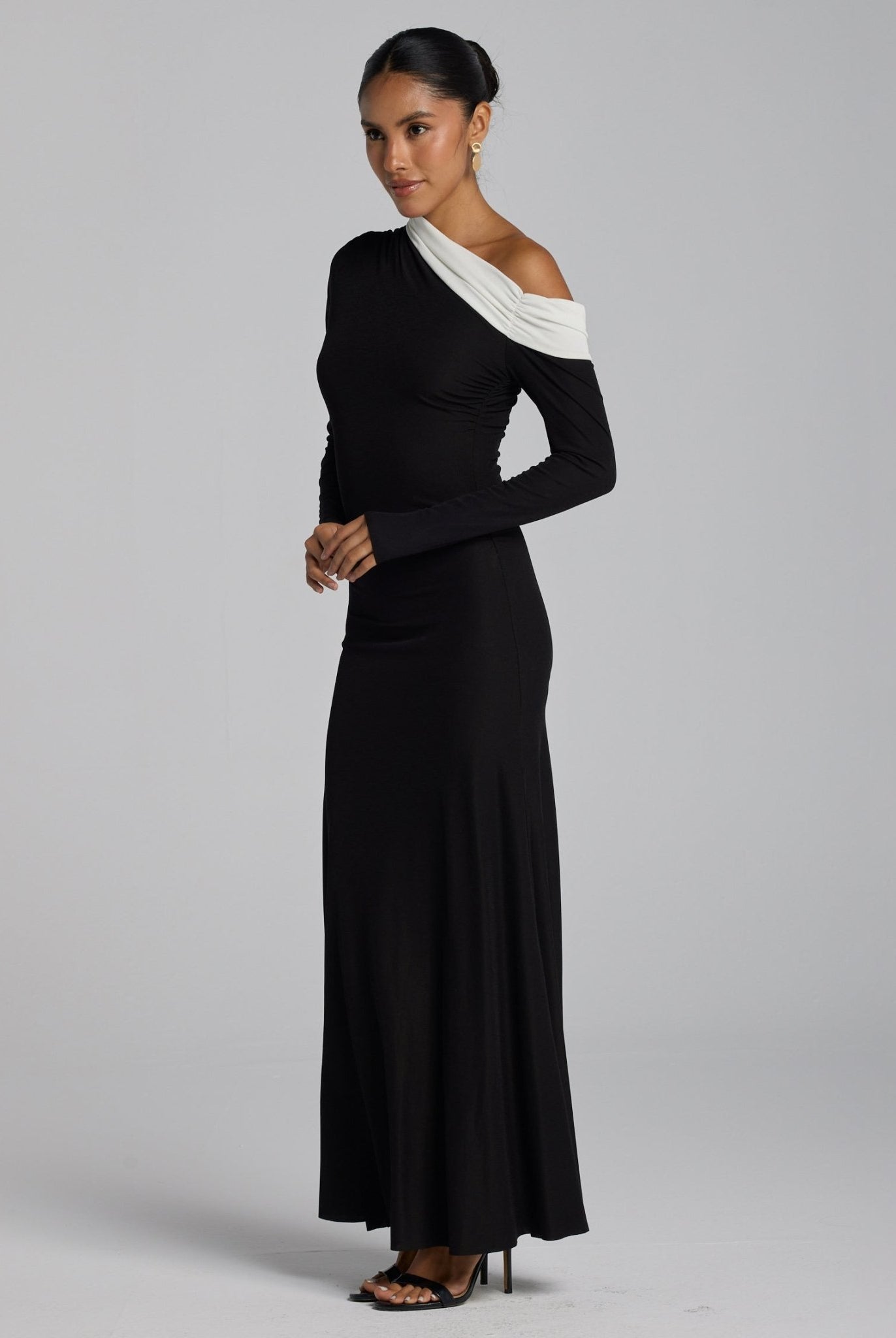 Black & White Off Shoulder Ruched Maxi Dress - shopaleena