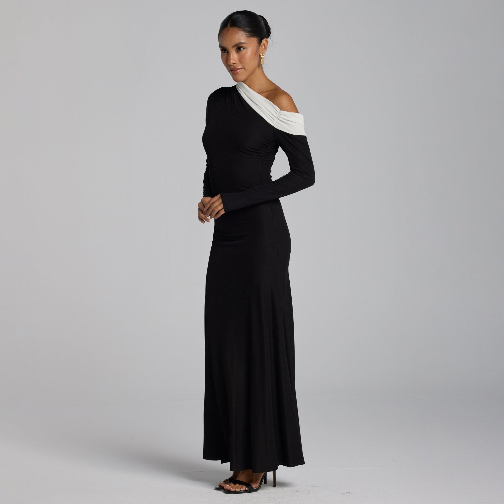 Black & White Off Shoulder Ruched Maxi Dress - shopaleena