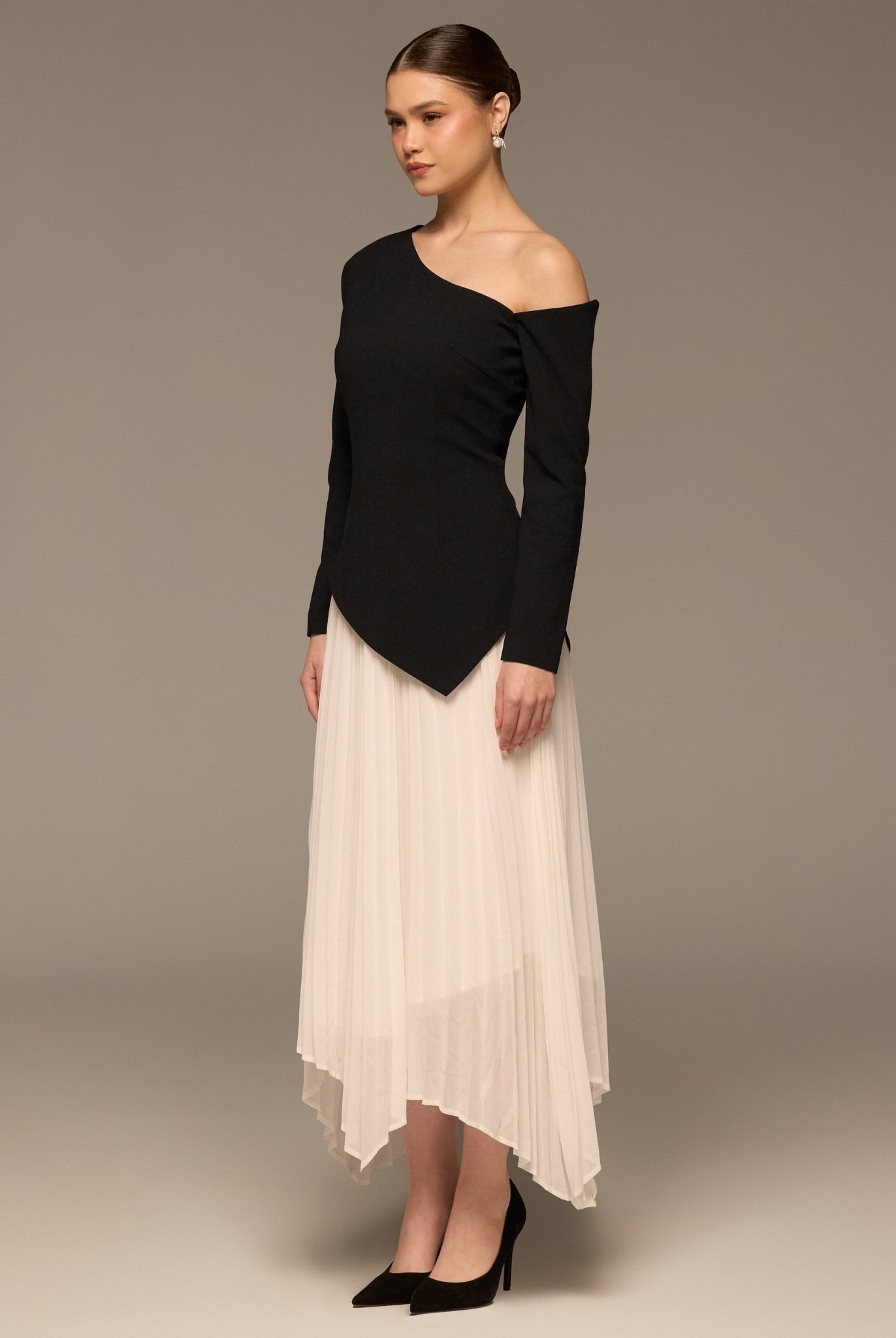 Black & White One - shoulder Crepe Dress With Pleated Skirt - shopaleena