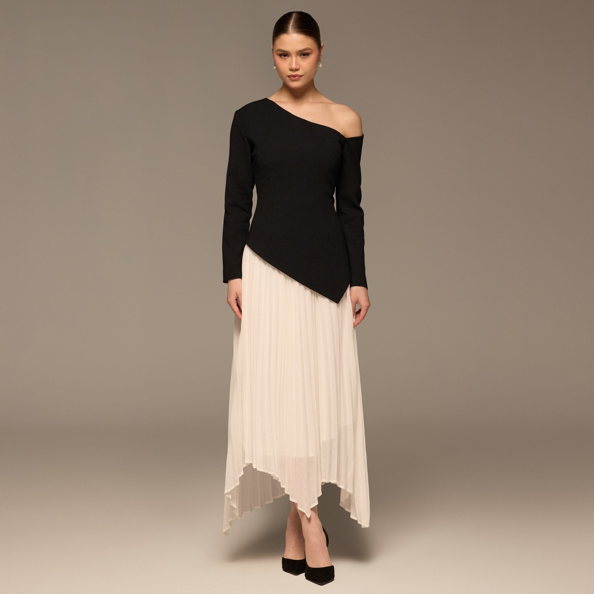 Black & White One - shoulder Crepe Dress With Pleated Skirt - shopaleena