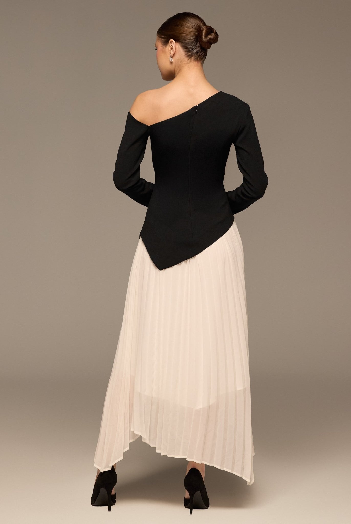 Black & White One - shoulder Crepe Dress With Pleated Skirt - shopaleena