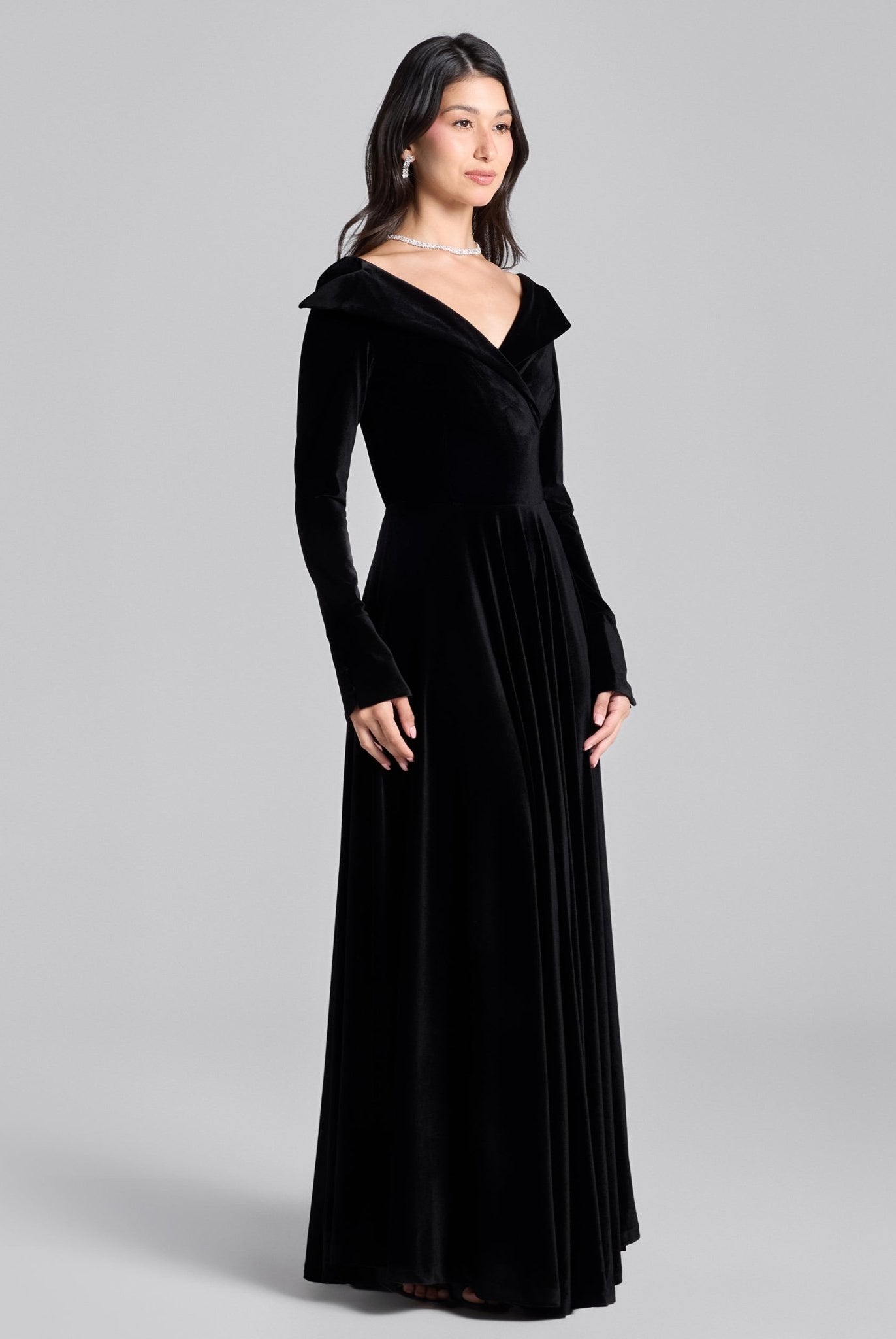Black Wide V Neck Long Sleeve Velvet Midi Dress - shopaleena