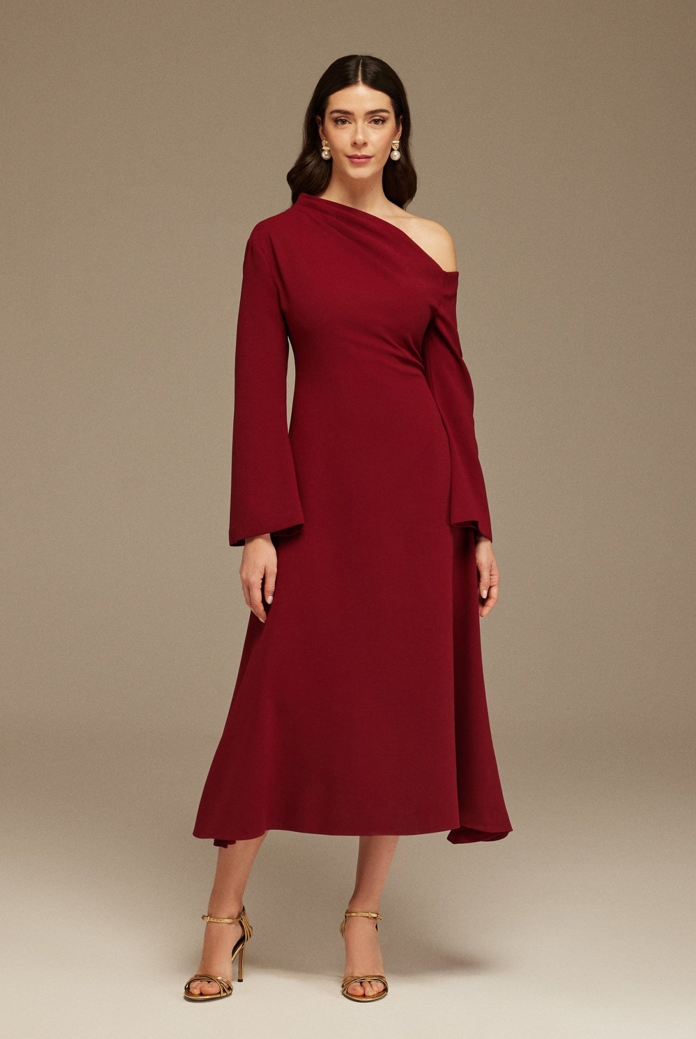 Burgundy Bare shoulder Crepe Midi dress - shopaleena