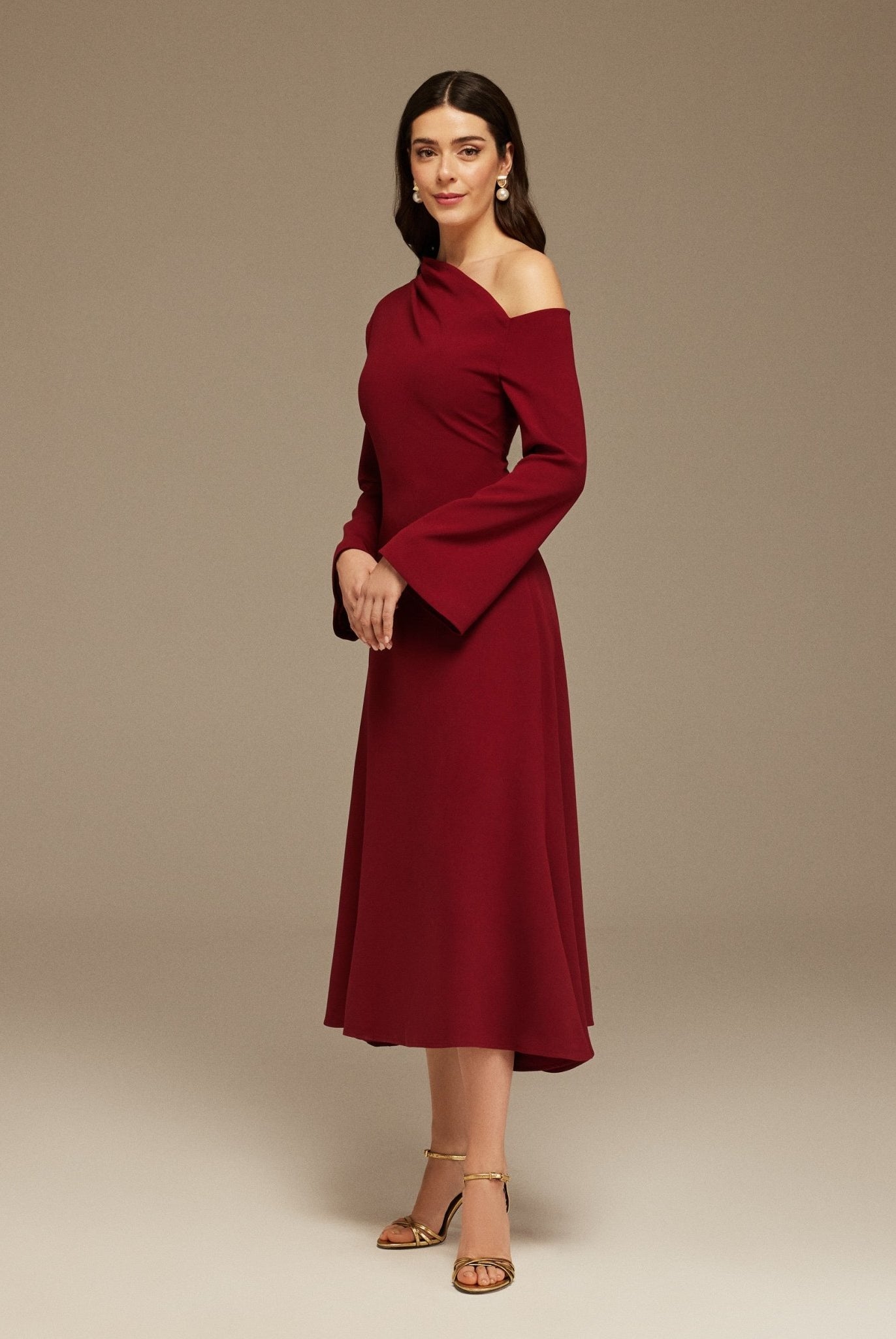 Burgundy Bare shoulder Crepe Midi dress - shopaleena
