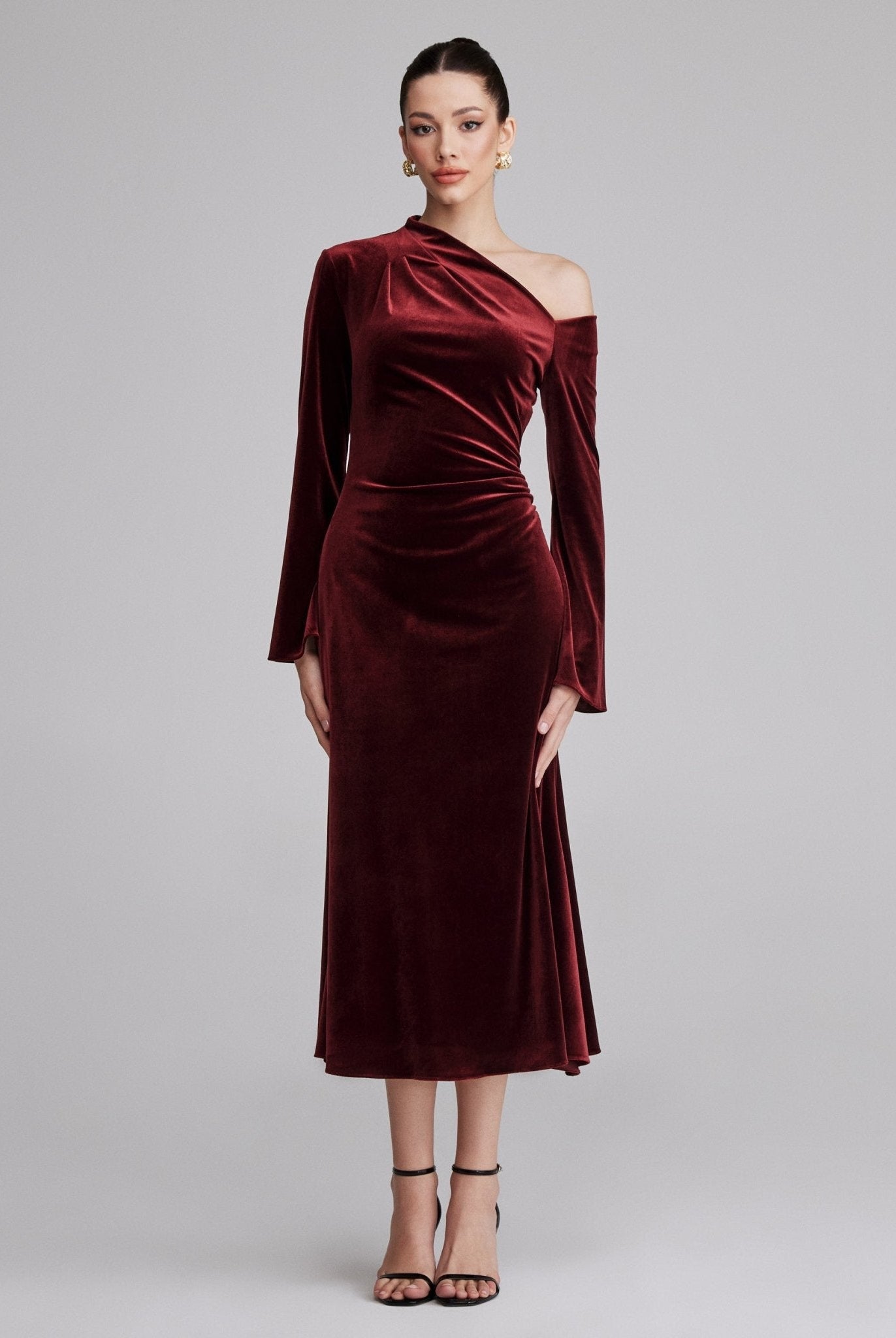 Burgundy Bare Shoulder Velvet Midi Dress - shopaleena