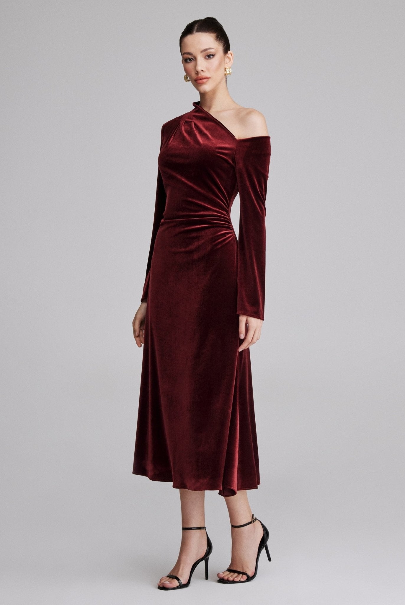 Burgundy Bare Shoulder Velvet Midi Dress - shopaleena