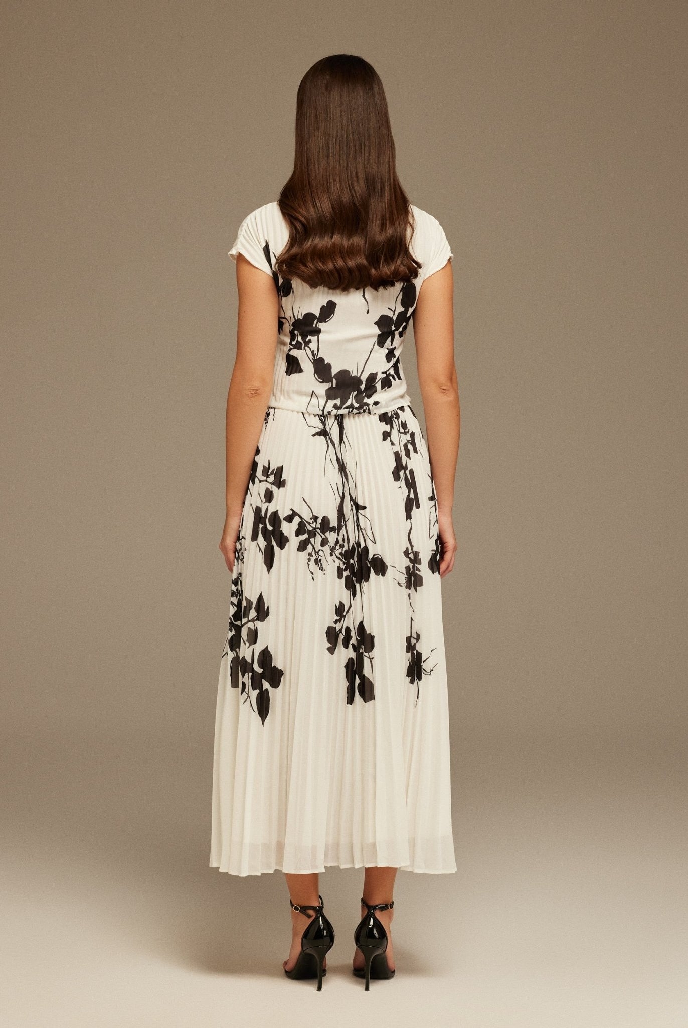 Cap Sleeve Turtle Neck Printed Top and Skirt Set - shopaleena