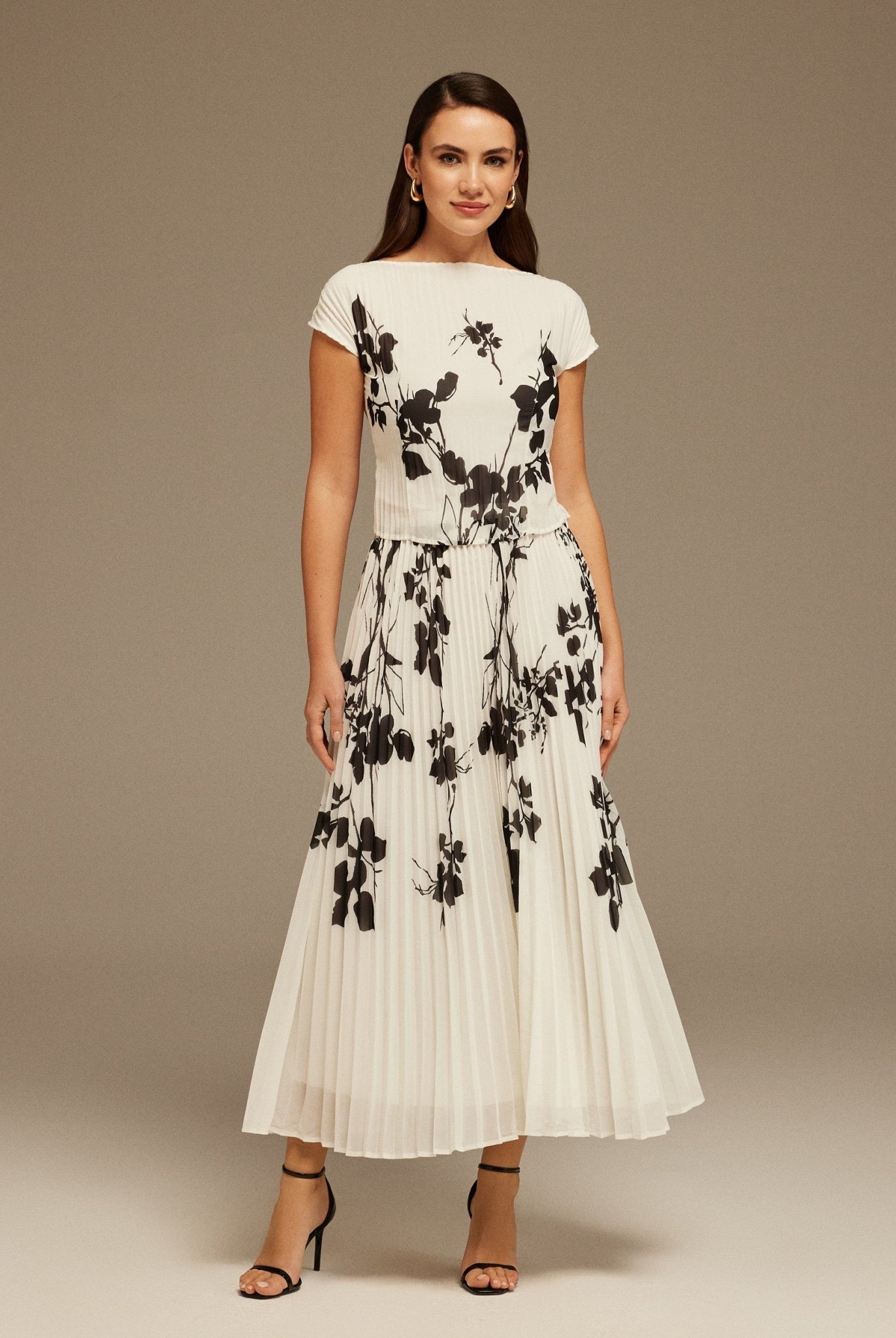 Cap Sleeve Turtle Neck Printed Top and Skirt Set - shopaleena