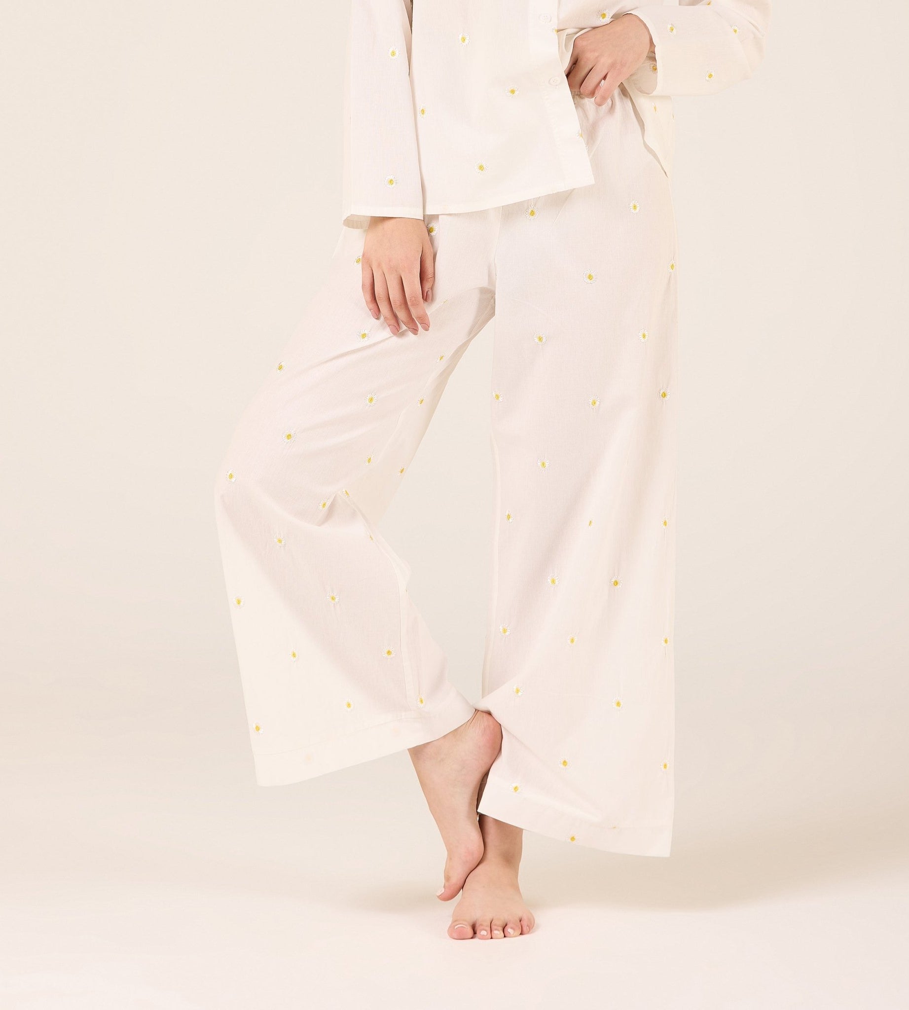 Cotton Embroidered Daisy Print Pants - shopaleena