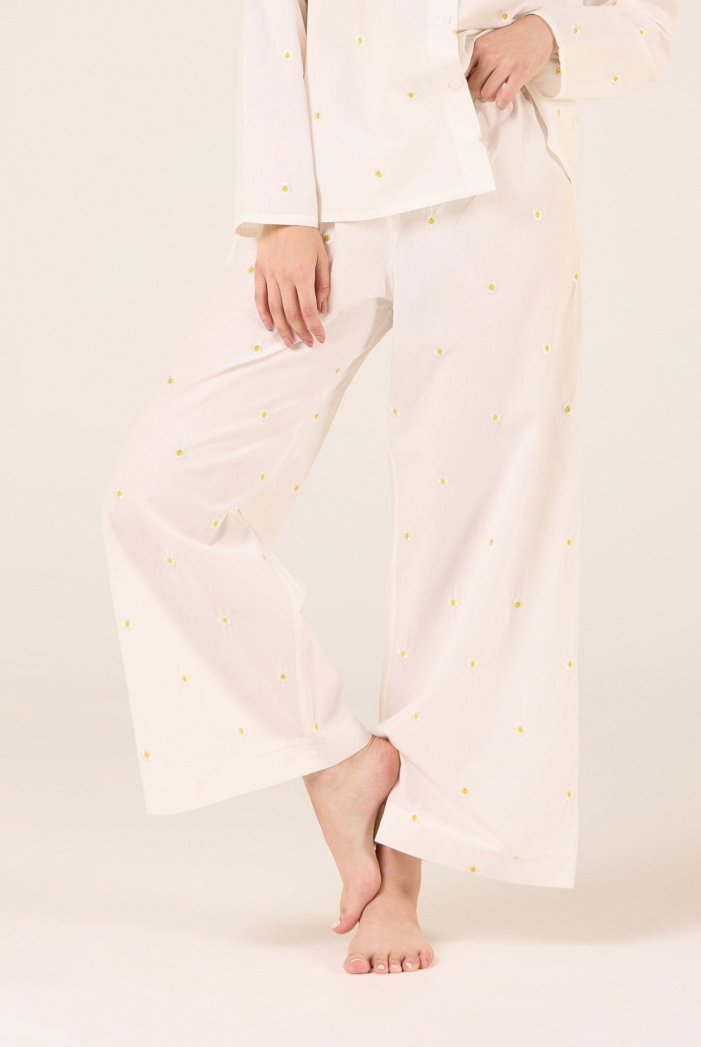 Cotton Embroidered Daisy Print Pants - shopaleena