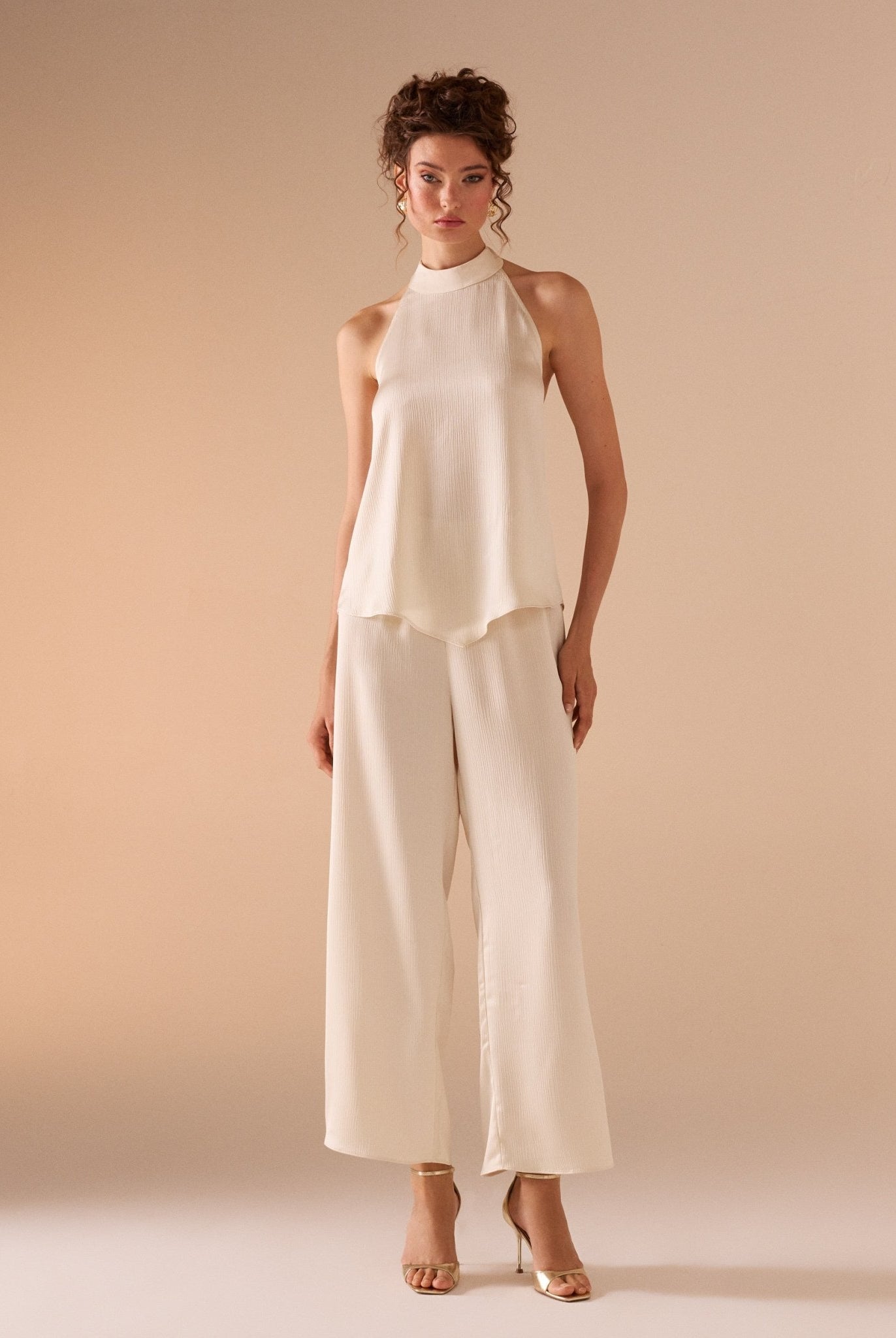 بلوزة ستان بيج برقبة حول العنق - shopaleena