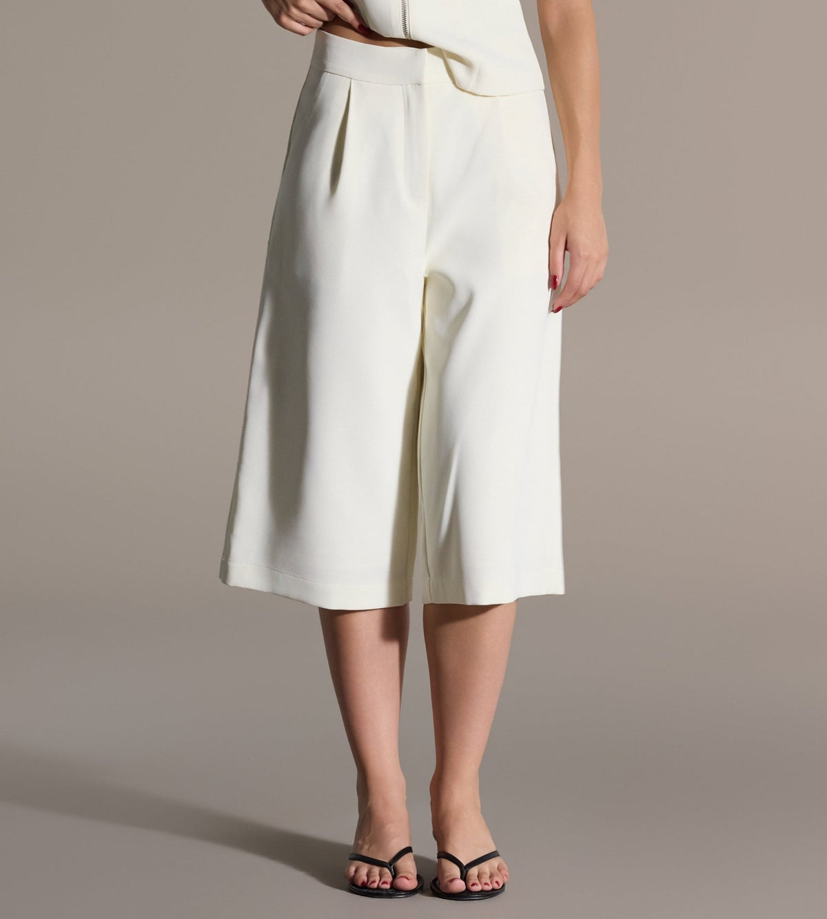 Ivory High-Waist Pleated Wide leg Capris - shopaleena