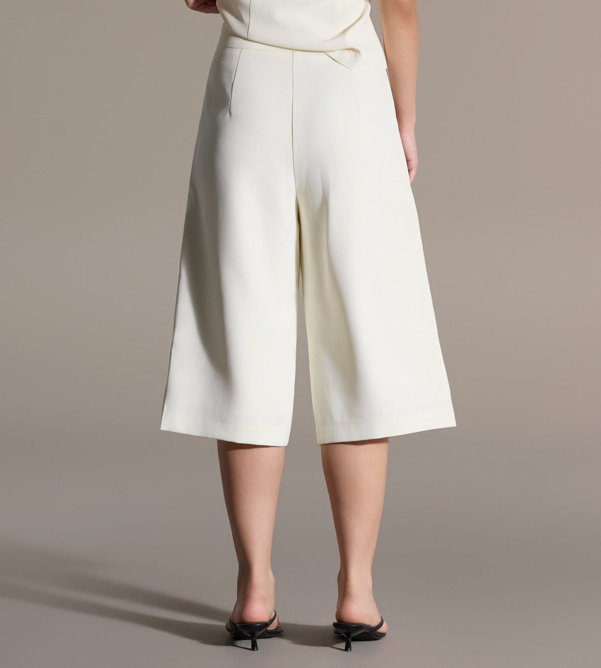Ivory High-Waist Pleated Wide leg Capris - shopaleena
