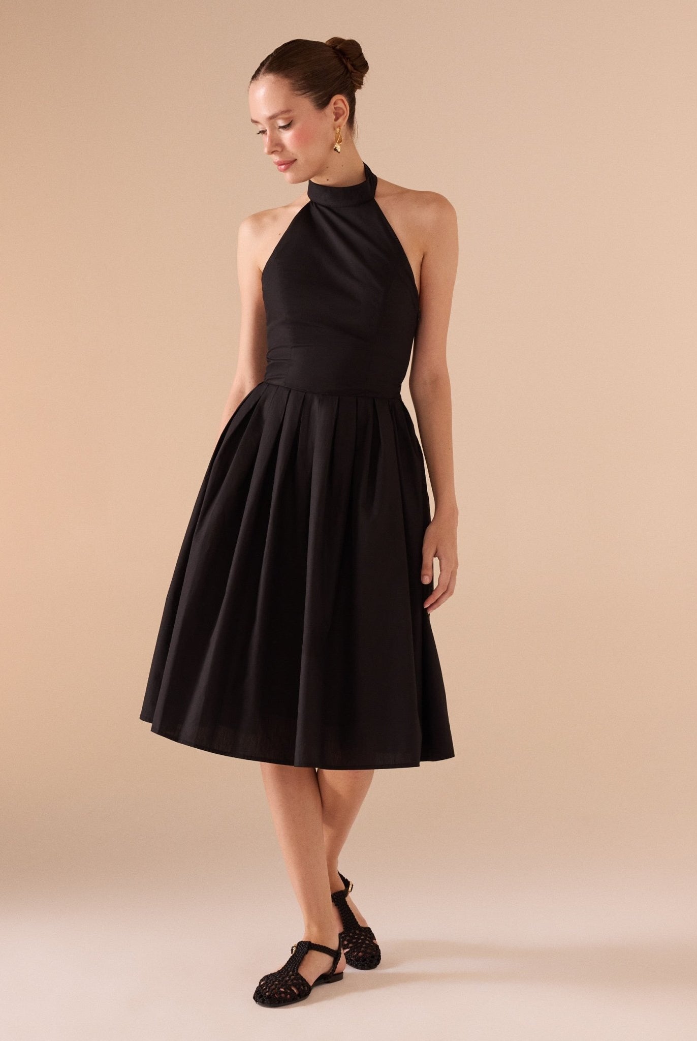 Knee - length Sleeveless Dress with a Short Turtleneck in Cotton - shopaleena