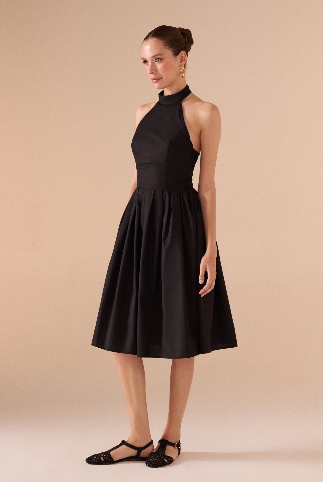 Knee - length Sleeveless Dress with a Short Turtleneck in Cotton - shopaleena
