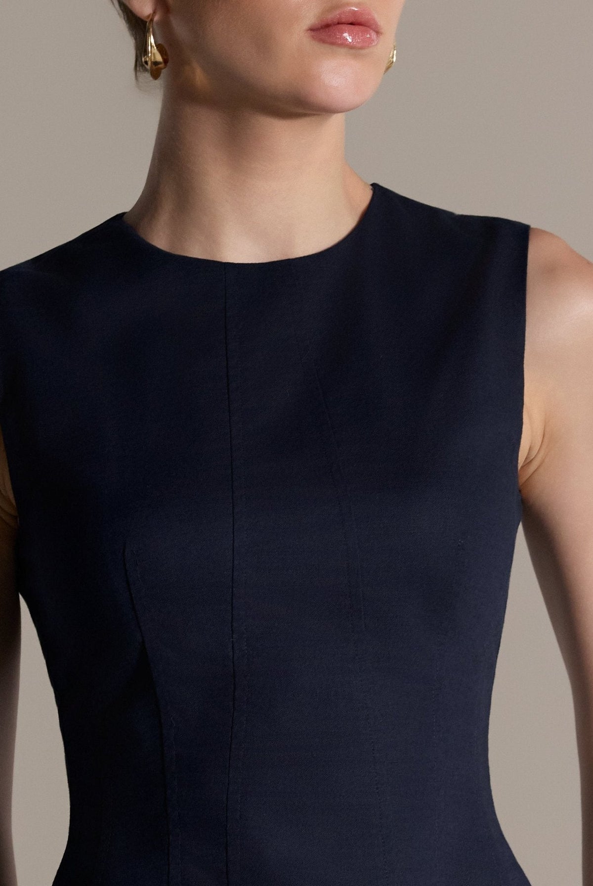 Linen Sleeveless Round Neck Top - shopaleena
