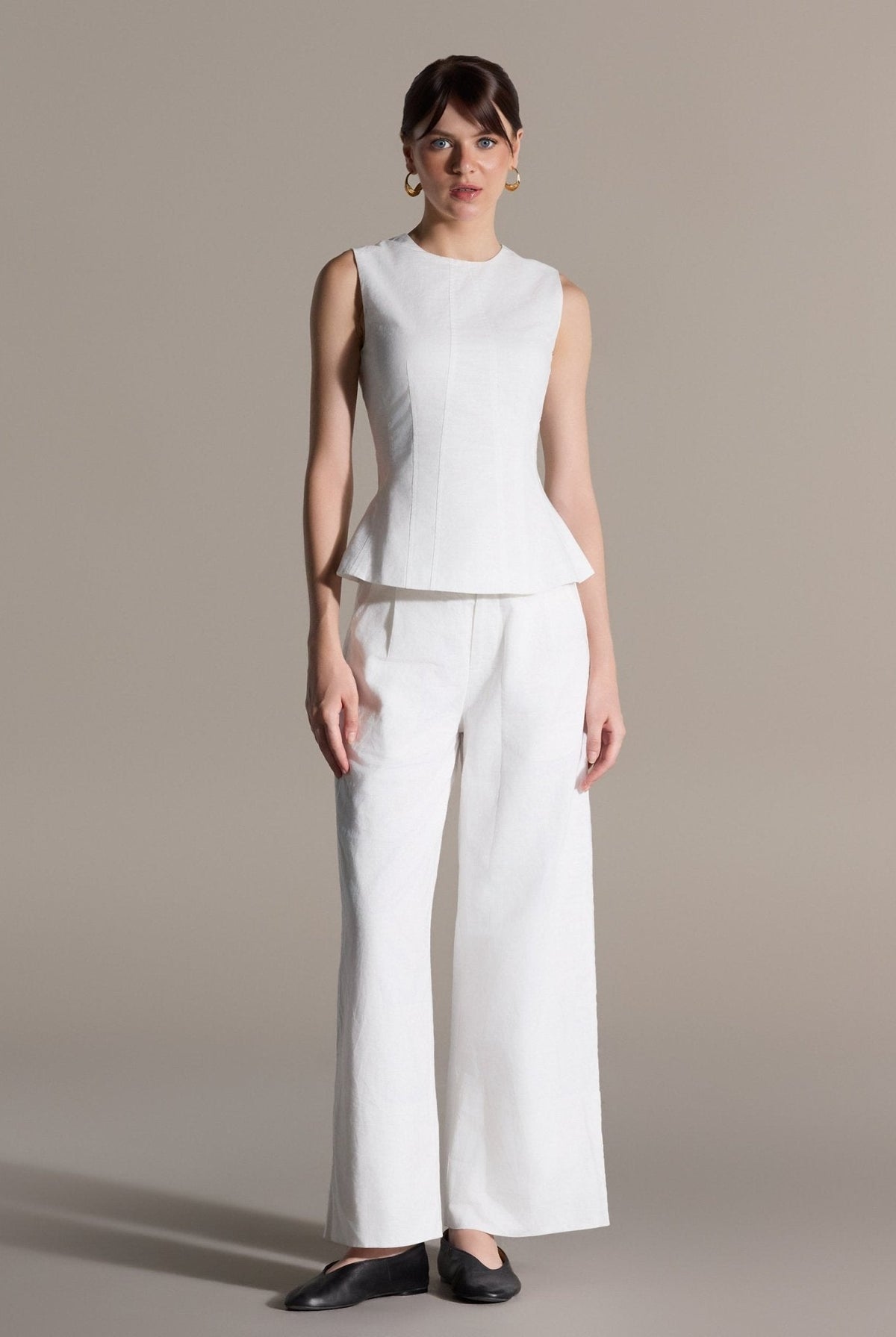 Linen Sleeveless Round Neck Top - shopaleena