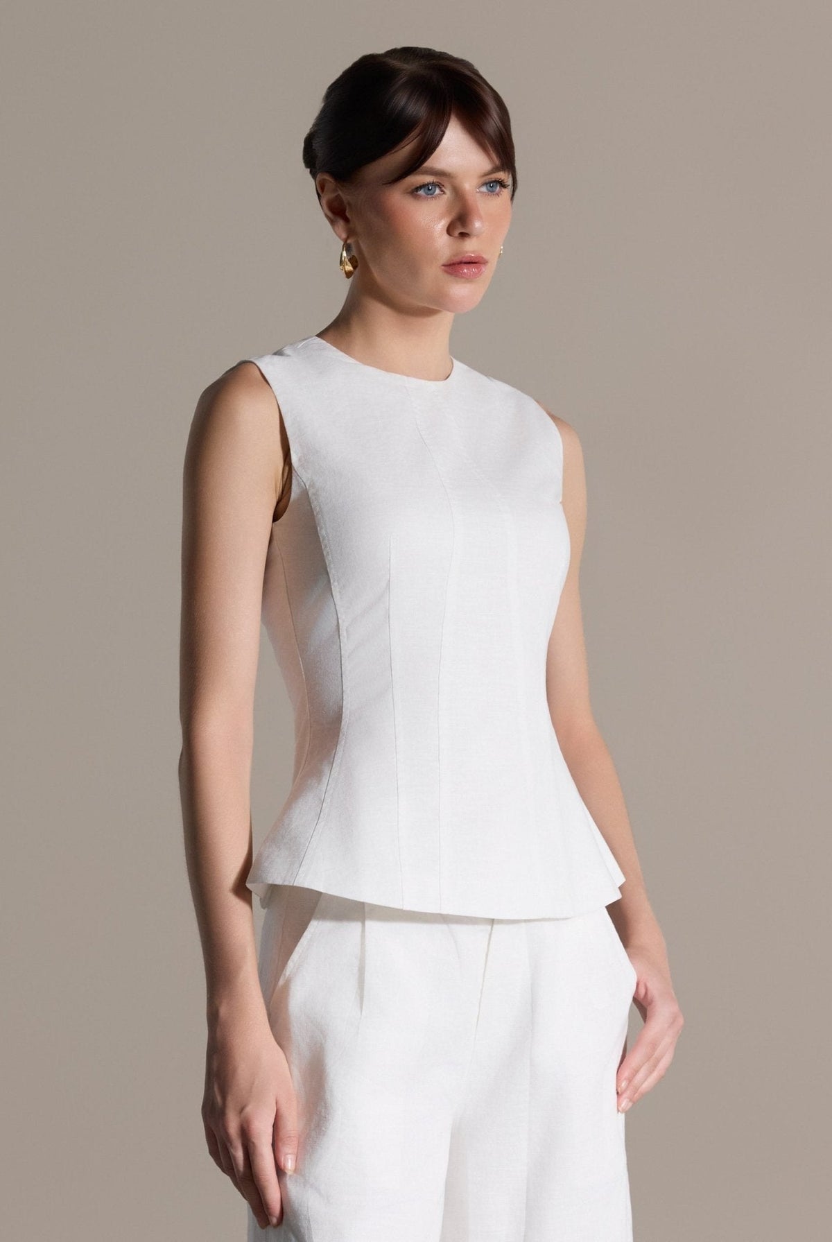Linen Sleeveless Round Neck Top - shopaleena