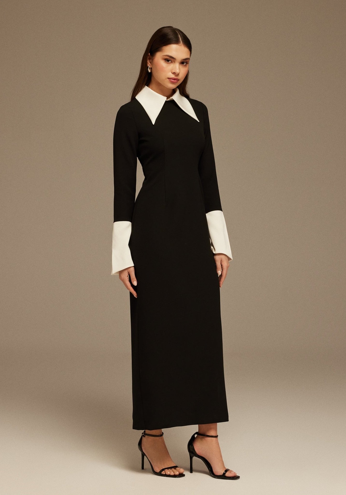 Maxi Dress with White Collar Details - shopaleena