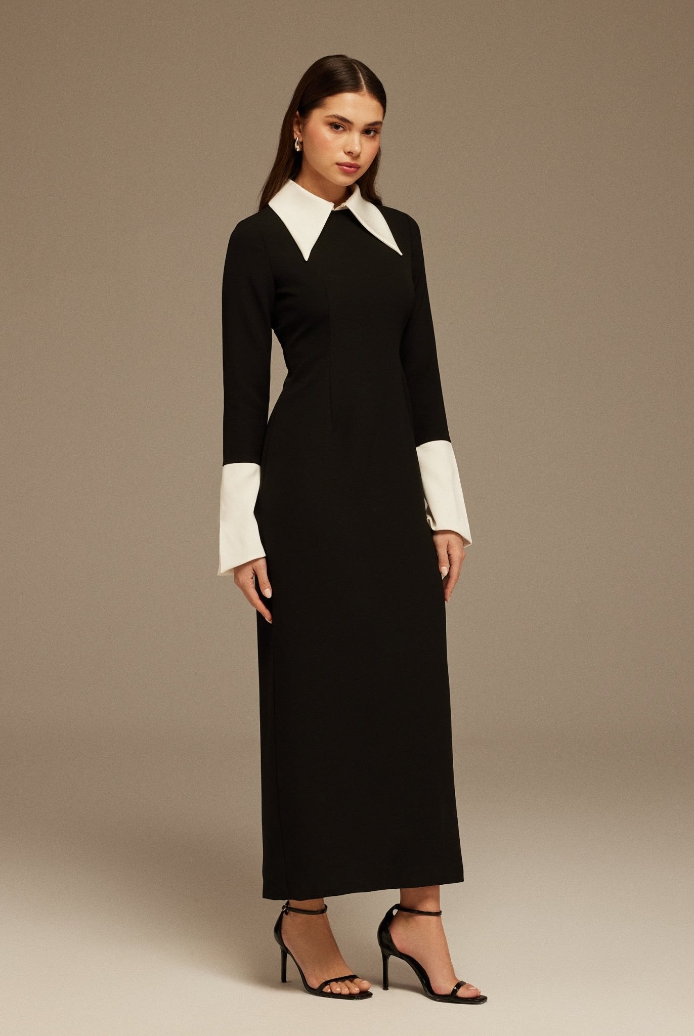 Maxi Dress with White Collar Details - shopaleena