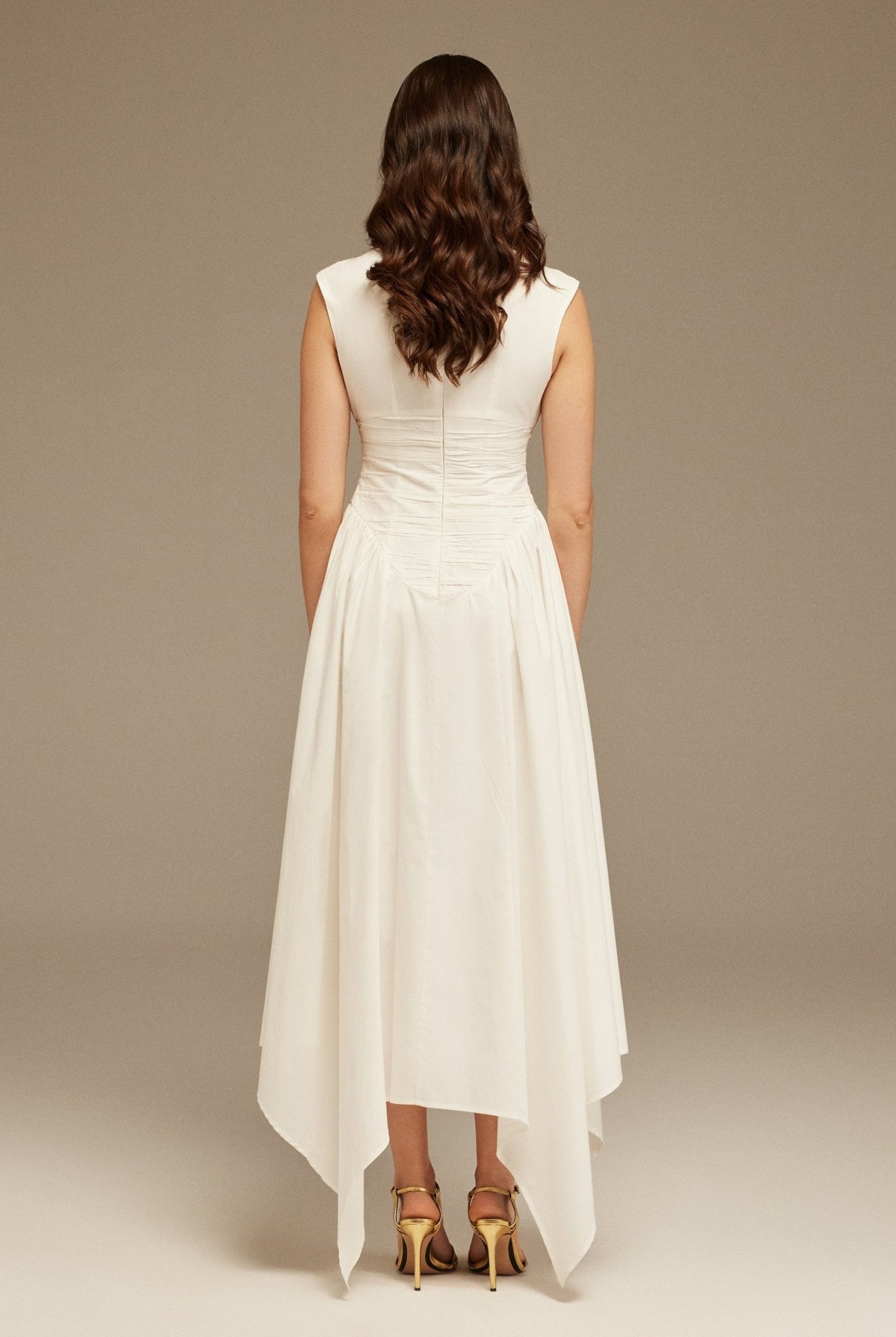 Off White Sleeveless Crepe And Chiffon Pleated Dress - shopaleena