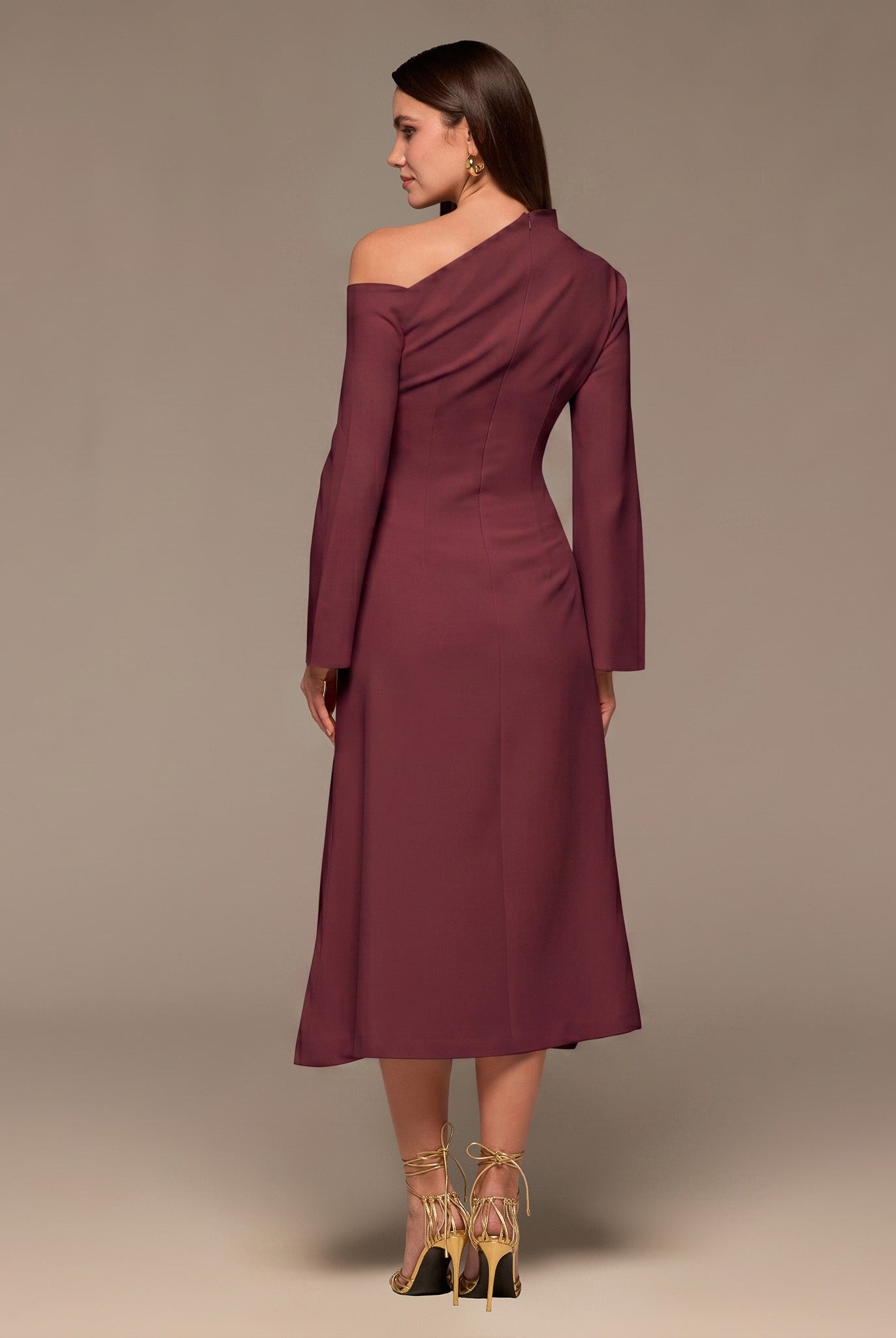 Plum Bare Shoulder Crepe Midi Dress - shopaleena
