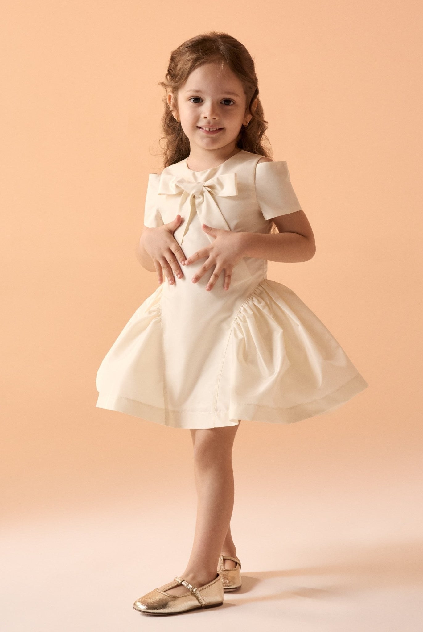 فستان أطفال بيج تفته بأكمام قصيرة - shopaleena