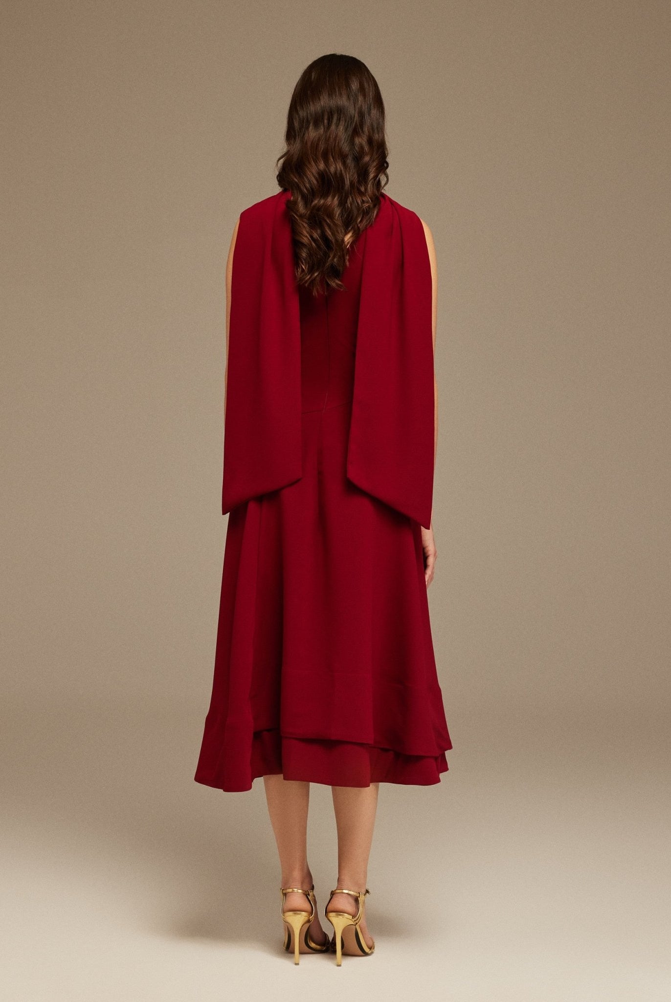 Sleeveless Crepe Dress With Scarf - shopaleena