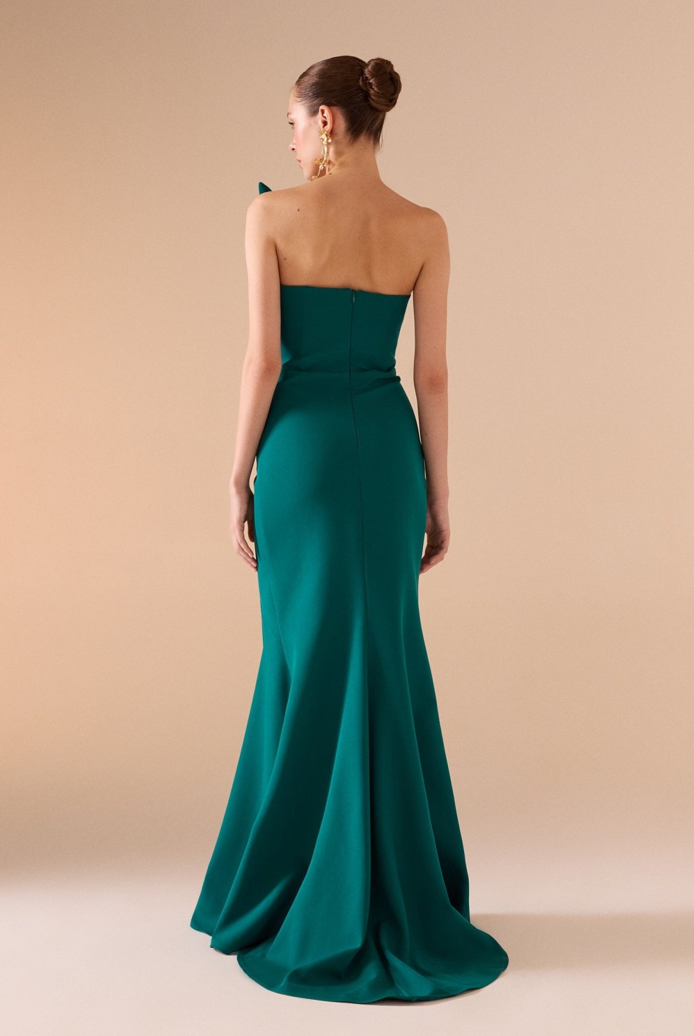 Sleeveless Crepe Gown with Detailed Top - shopaleena