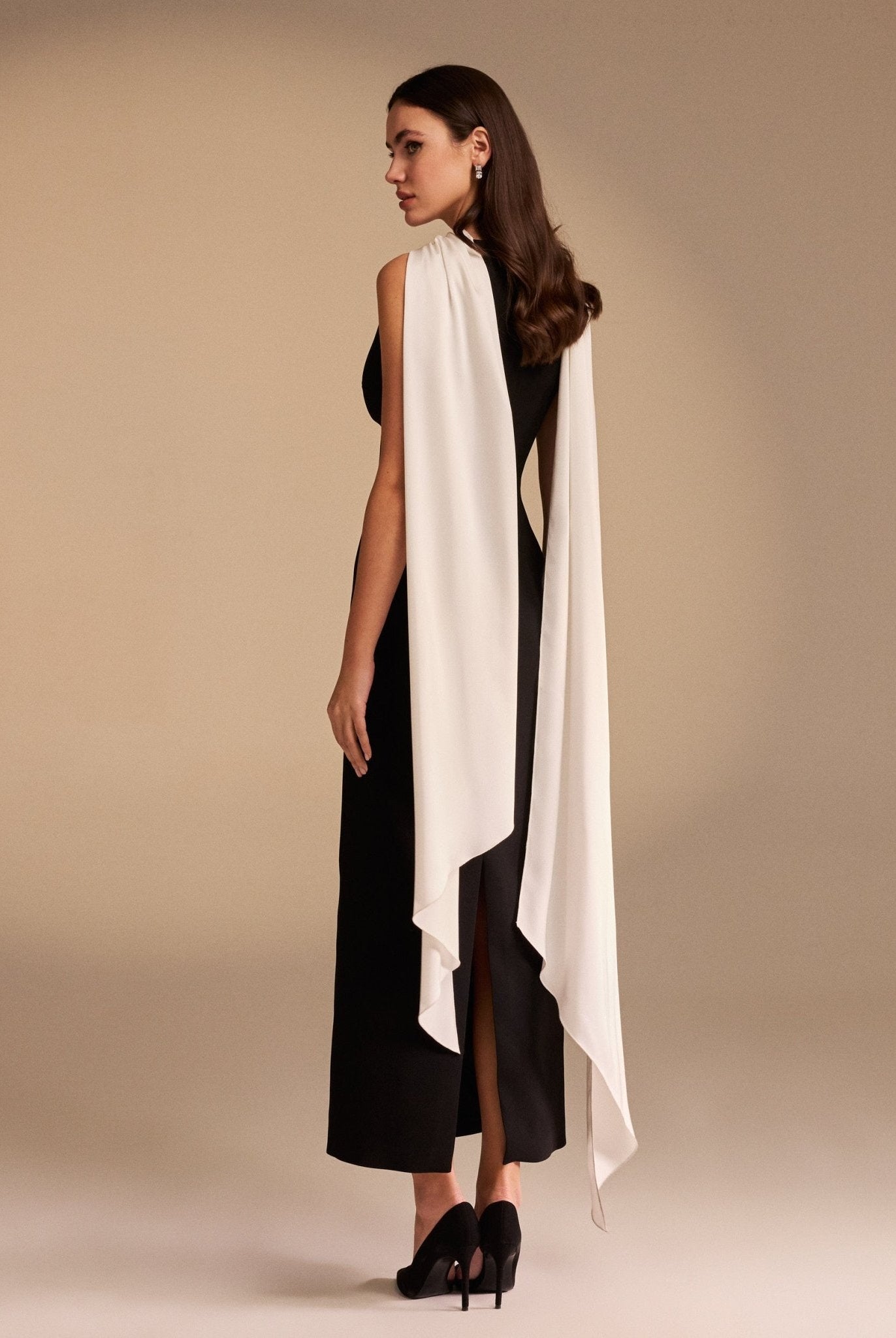 Sleeveless Crepe Maxi Dress With Scarf - shopaleena