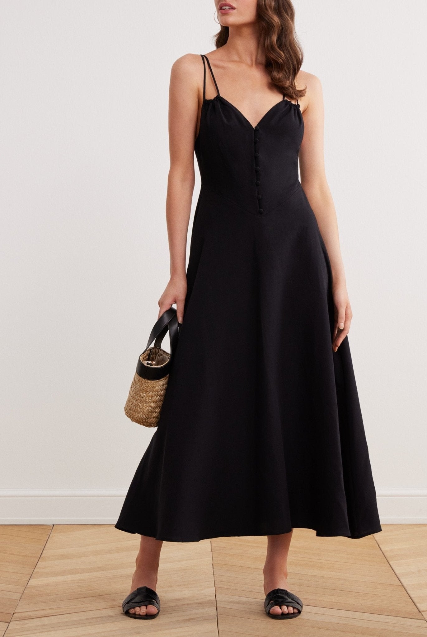 Sleeveless V-neck Fitted Waist Cotton Blended Midi Dress - shopaleena