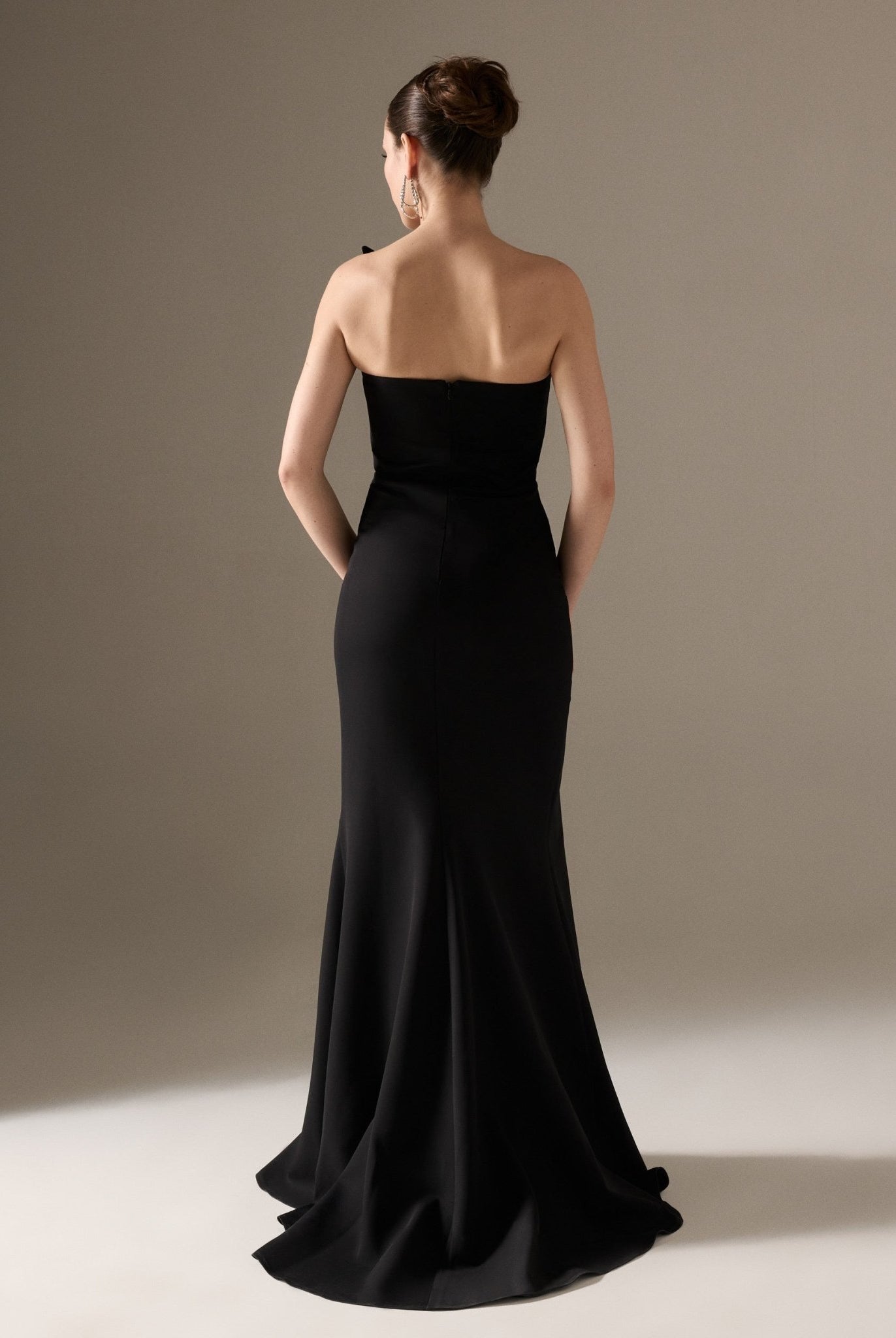 Sleevless Gown with Detailed Top - shopaleena