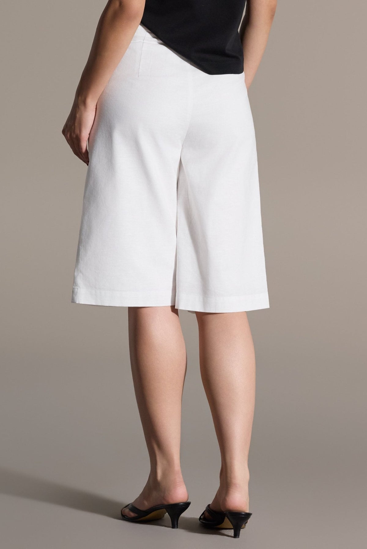 White Linen Bermuda shorts - shopaleena