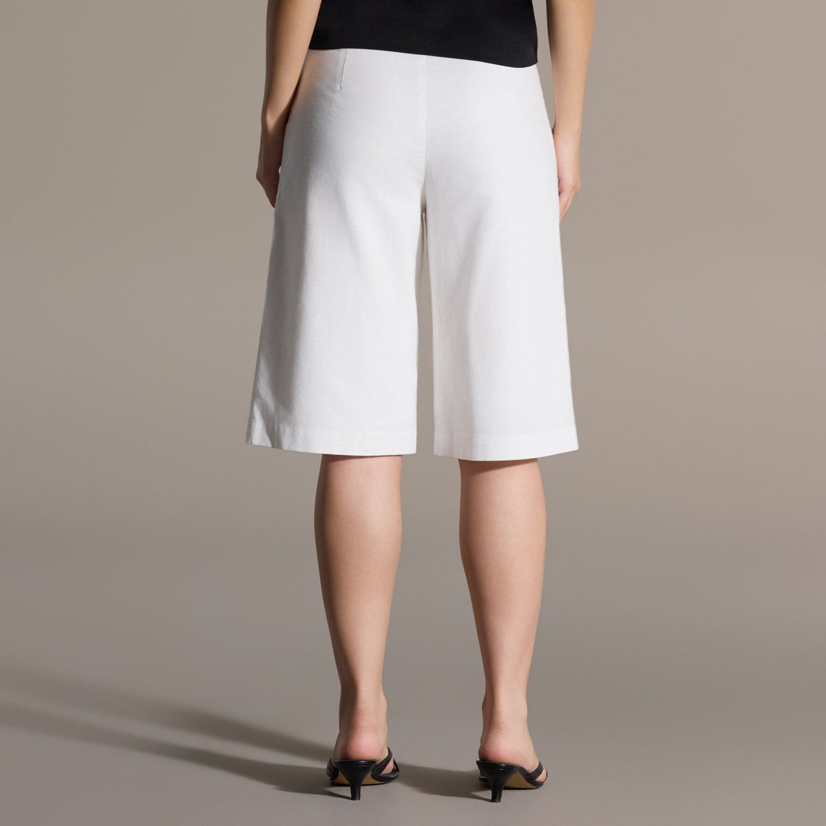 White Linen Bermuda shorts - shopaleena